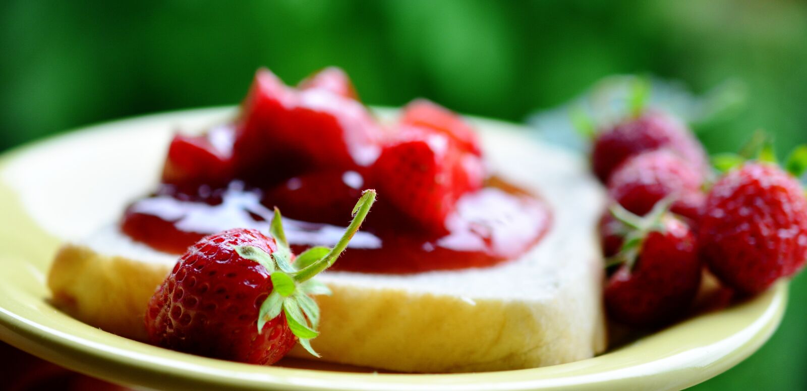 Nikon D5200 sample photo. Strawberry jam, strawberries, jam photography