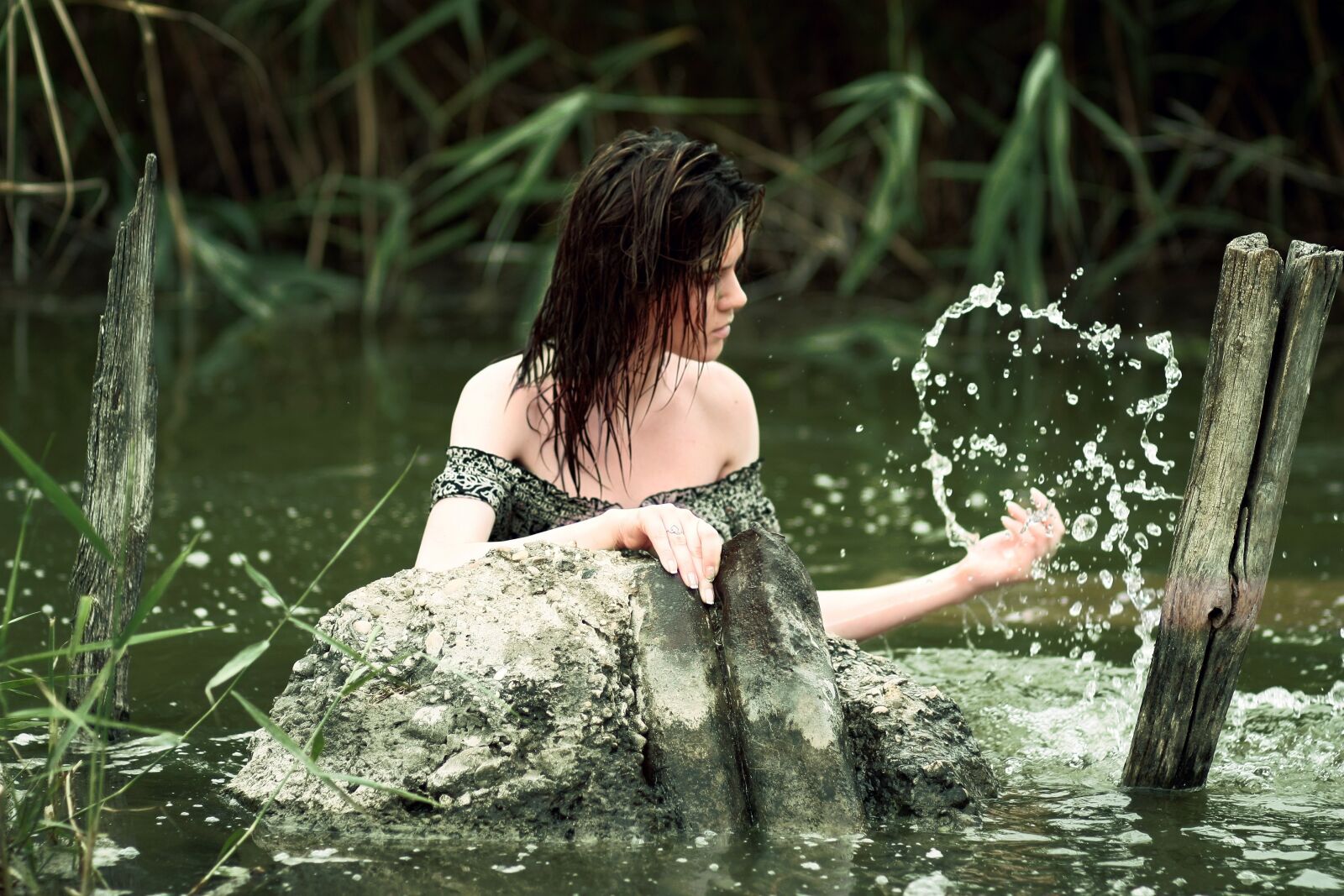 Canon EOS 450D (EOS Rebel XSi / EOS Kiss X2) sample photo. Girl, water, wild photography