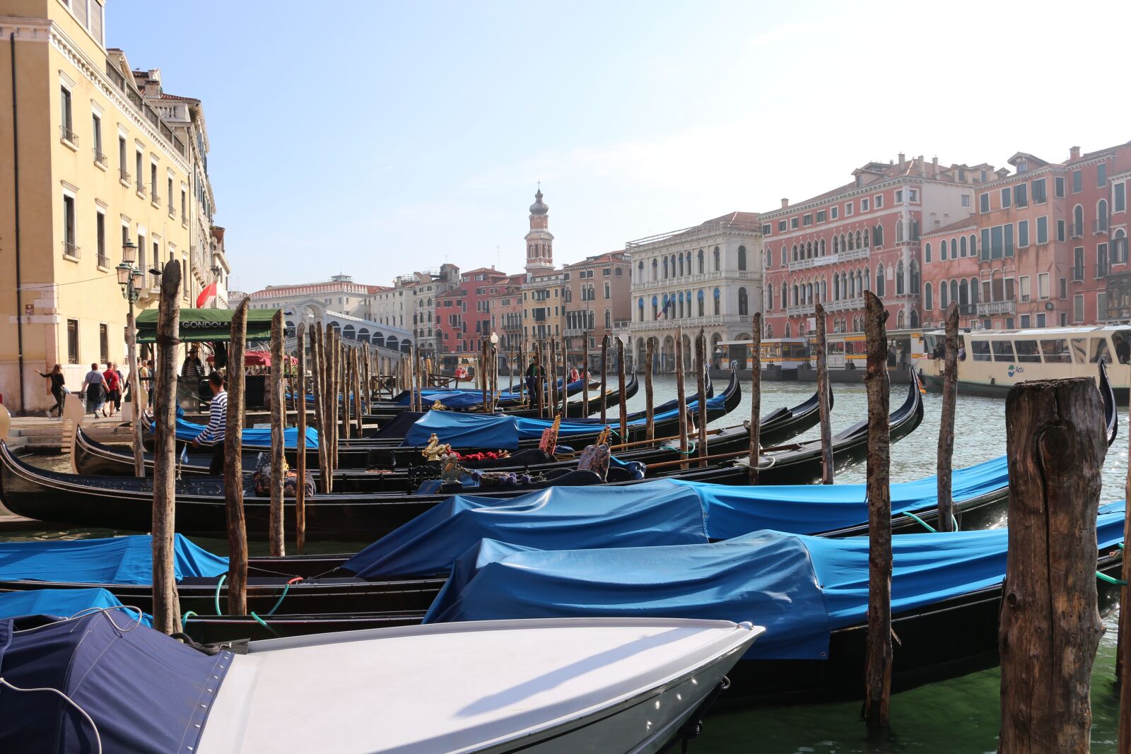 Canon EOS 700D (EOS Rebel T5i / EOS Kiss X7i) sample photo. Venice, gondolas, venizia photography