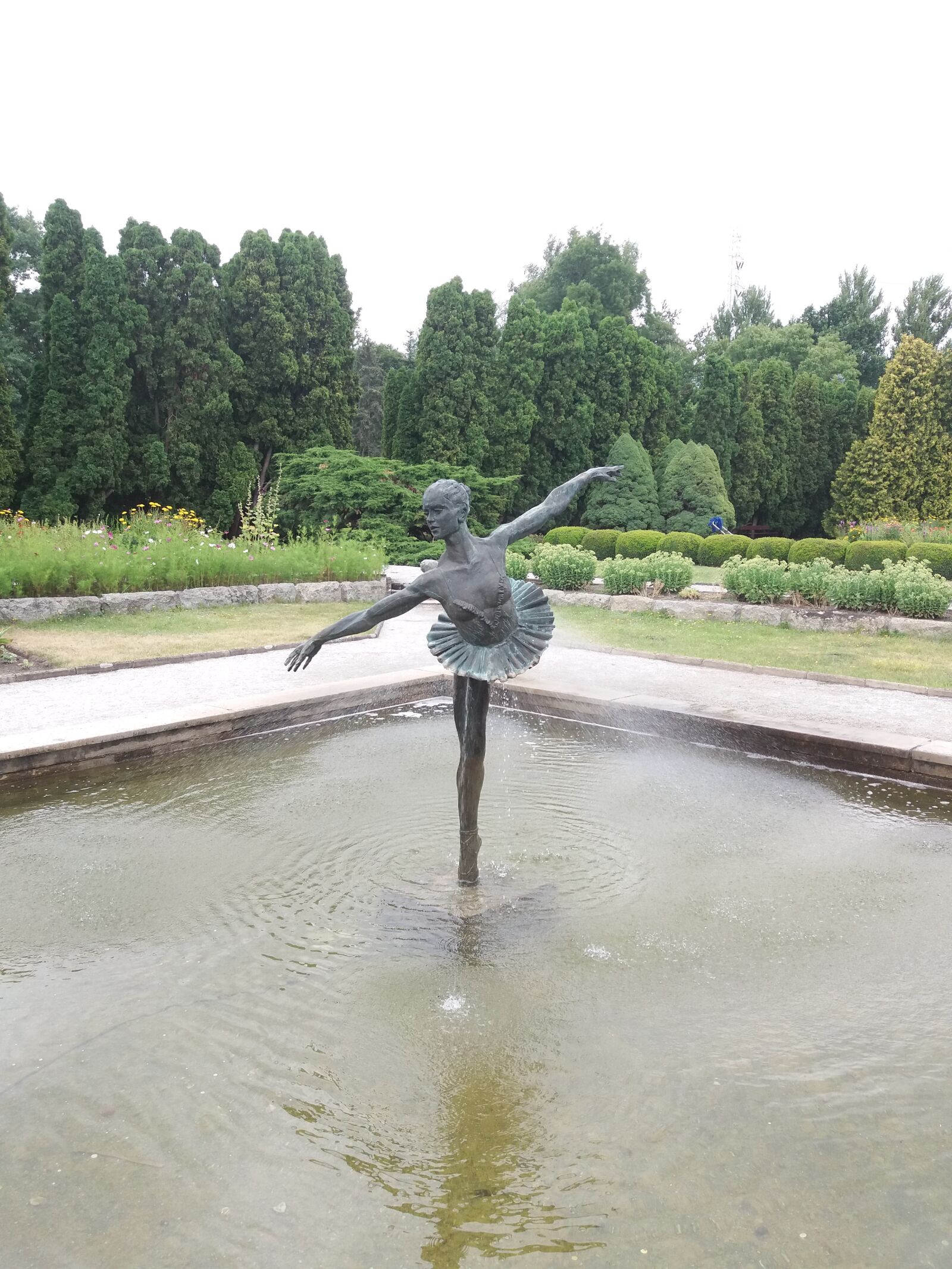Samsung Galaxy J5(2016) sample photo. Fountain, ballerina, dance photography