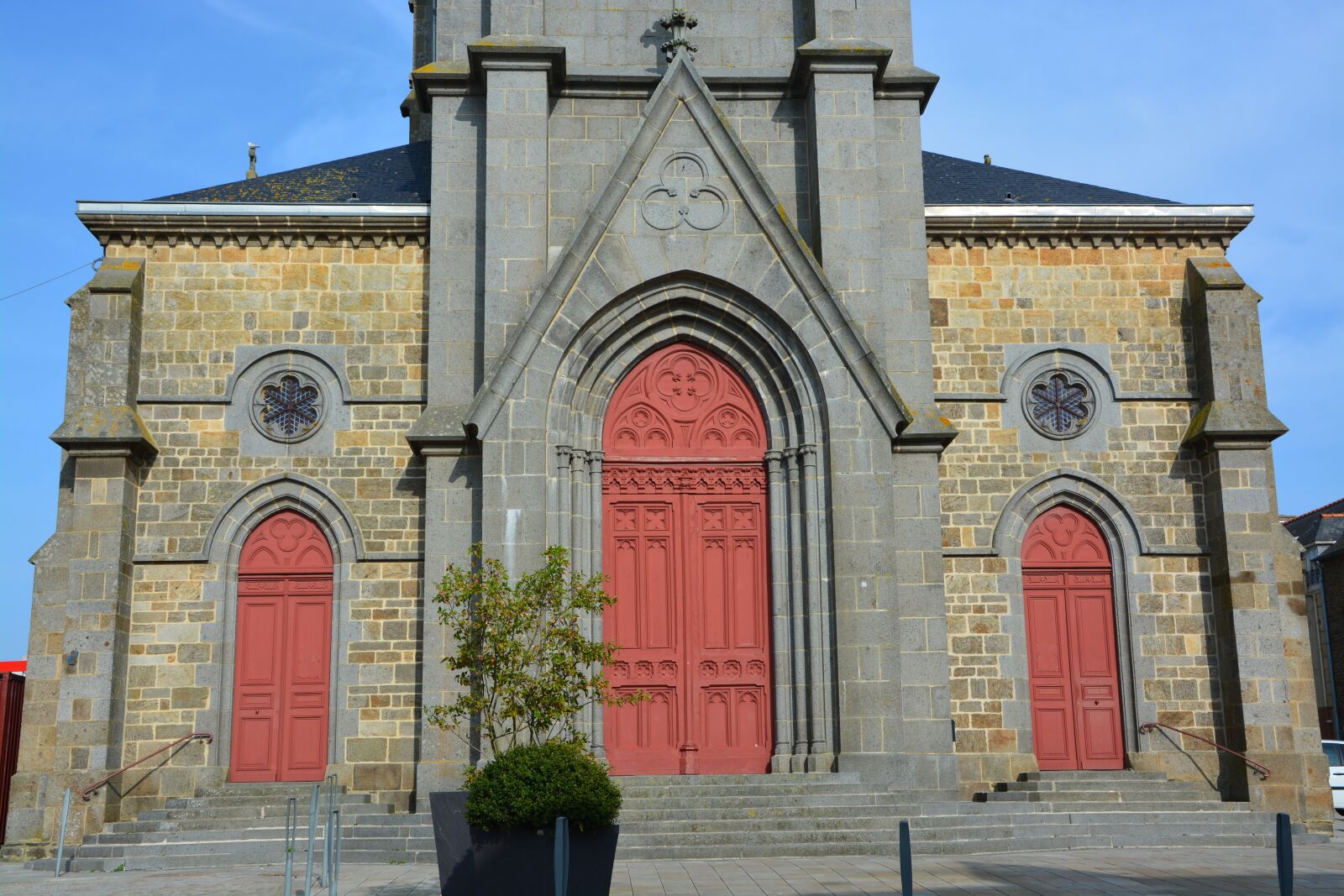 Nikon D5200 sample photo. Church, facade of church photography