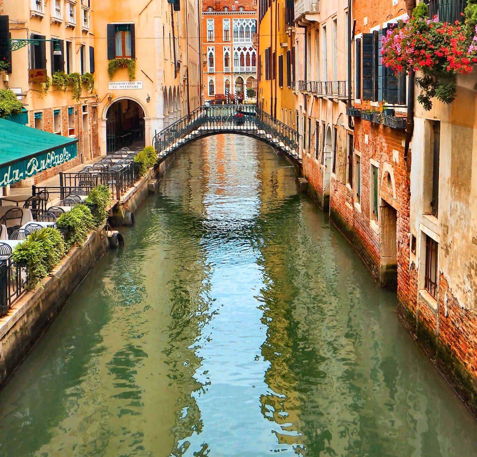 Fujifilm FinePix SL1000 sample photo. Venice, italy, travel photography