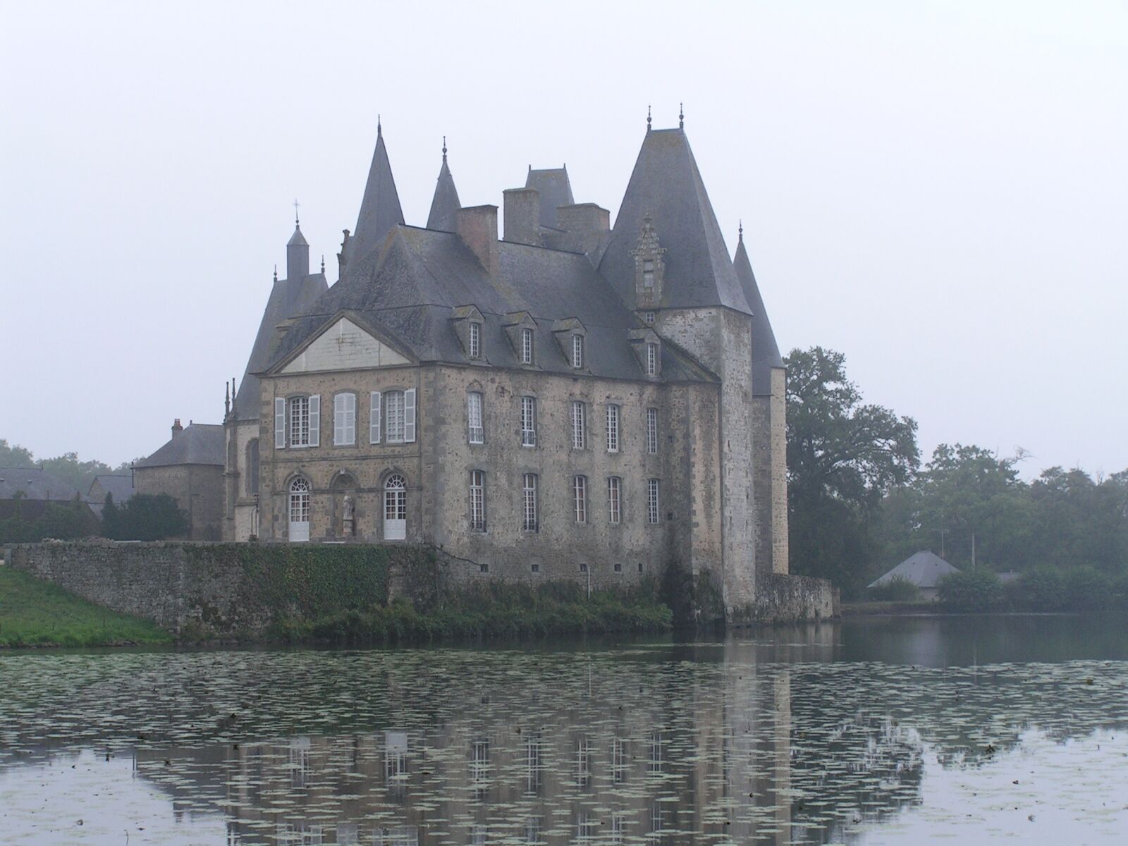 KONICA MINOLTA DiMAGE Z2 sample photo. Castle photography