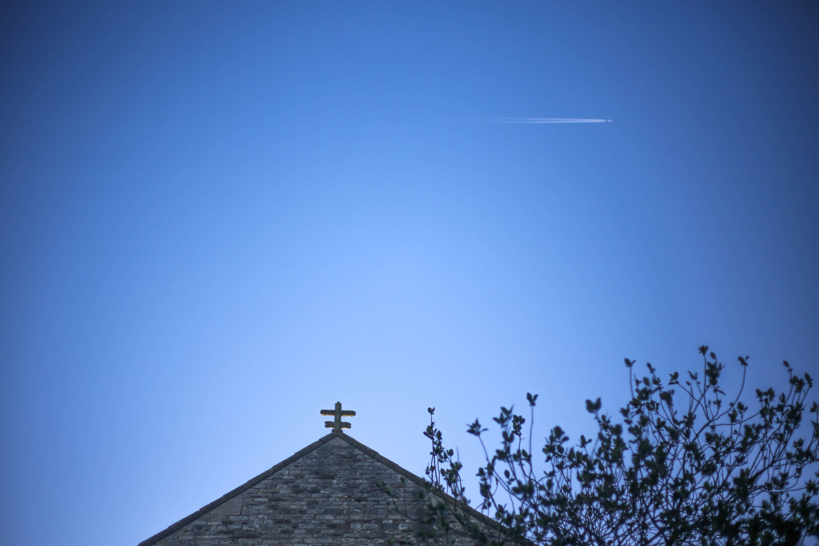 Canon EOS 6D + Canon EF 50mm F1.8 STM sample photo. Airline, upon, a, house photography