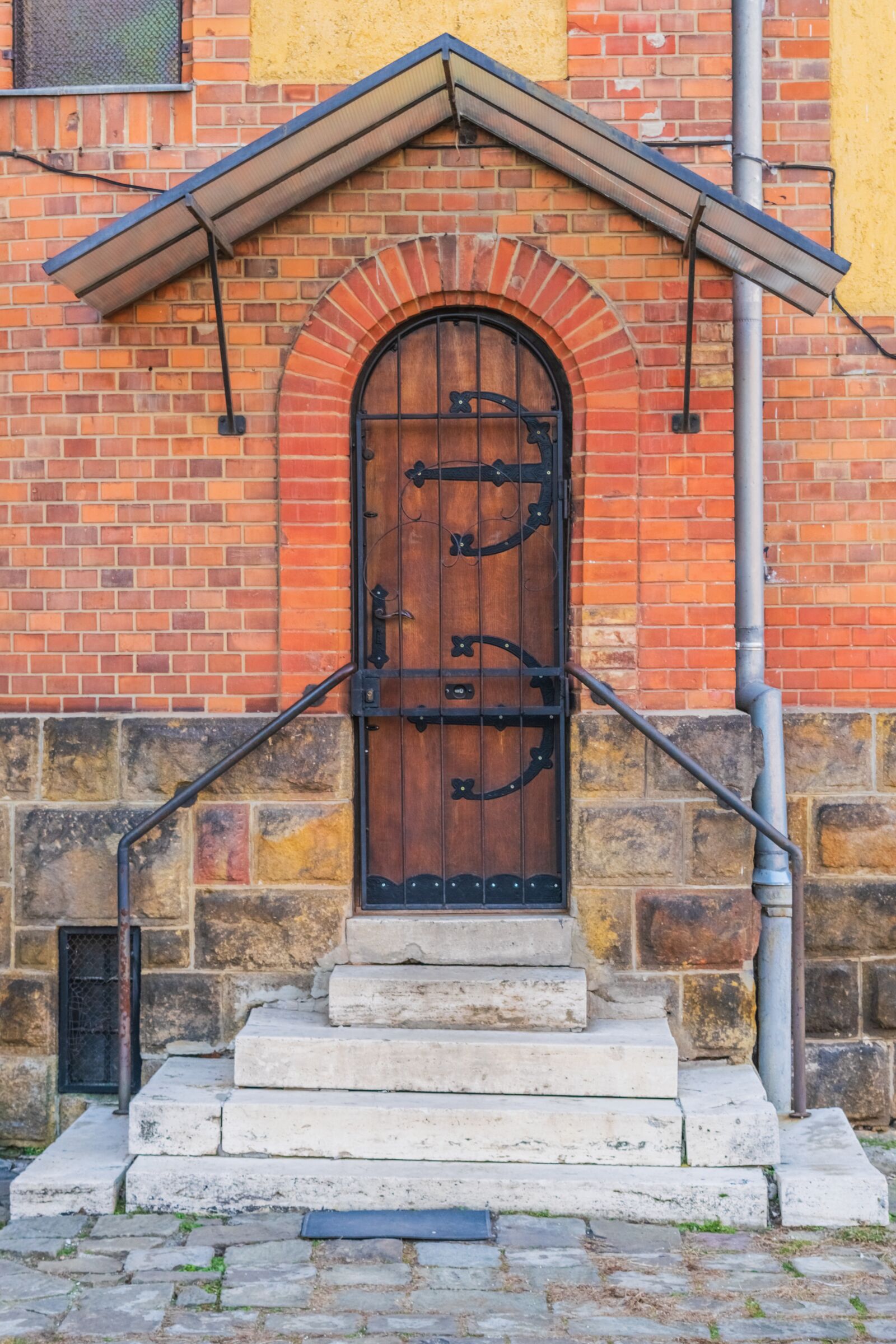 Nikon D5300 sample photo. Door, church, old photography
