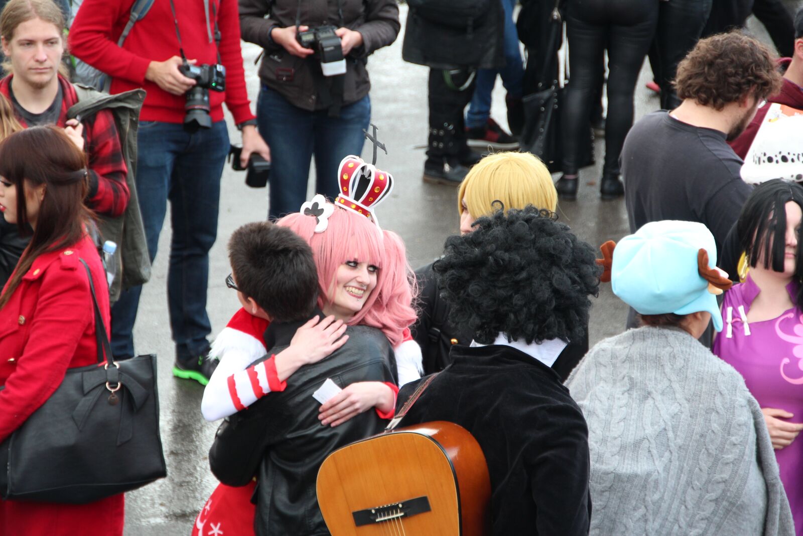 Canon EOS 600D (Rebel EOS T3i / EOS Kiss X5) sample photo. Hug, quantitative, love photography
