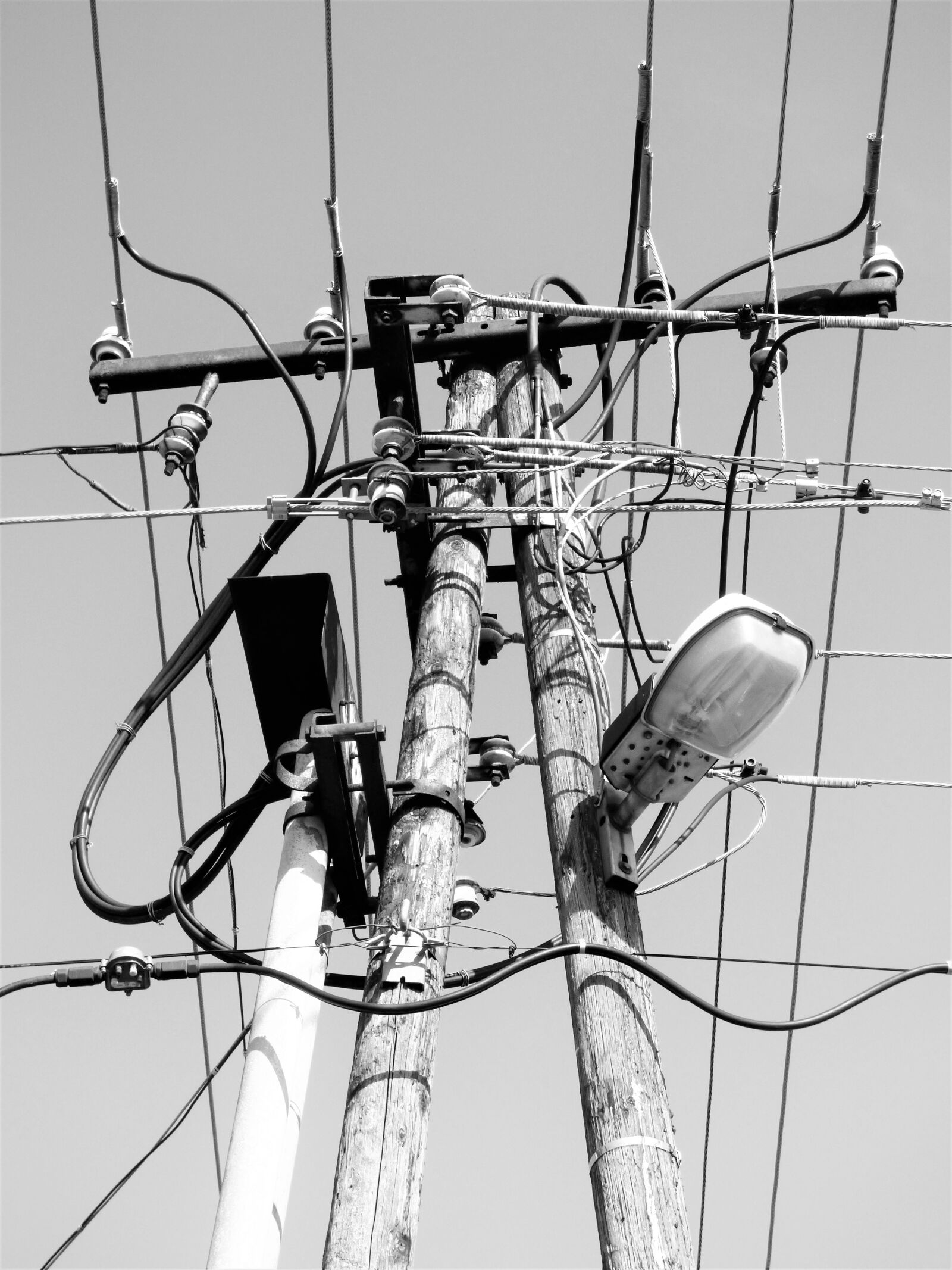 Panasonic DMC-FZ72 sample photo. Villanypózna, wire, cable photography