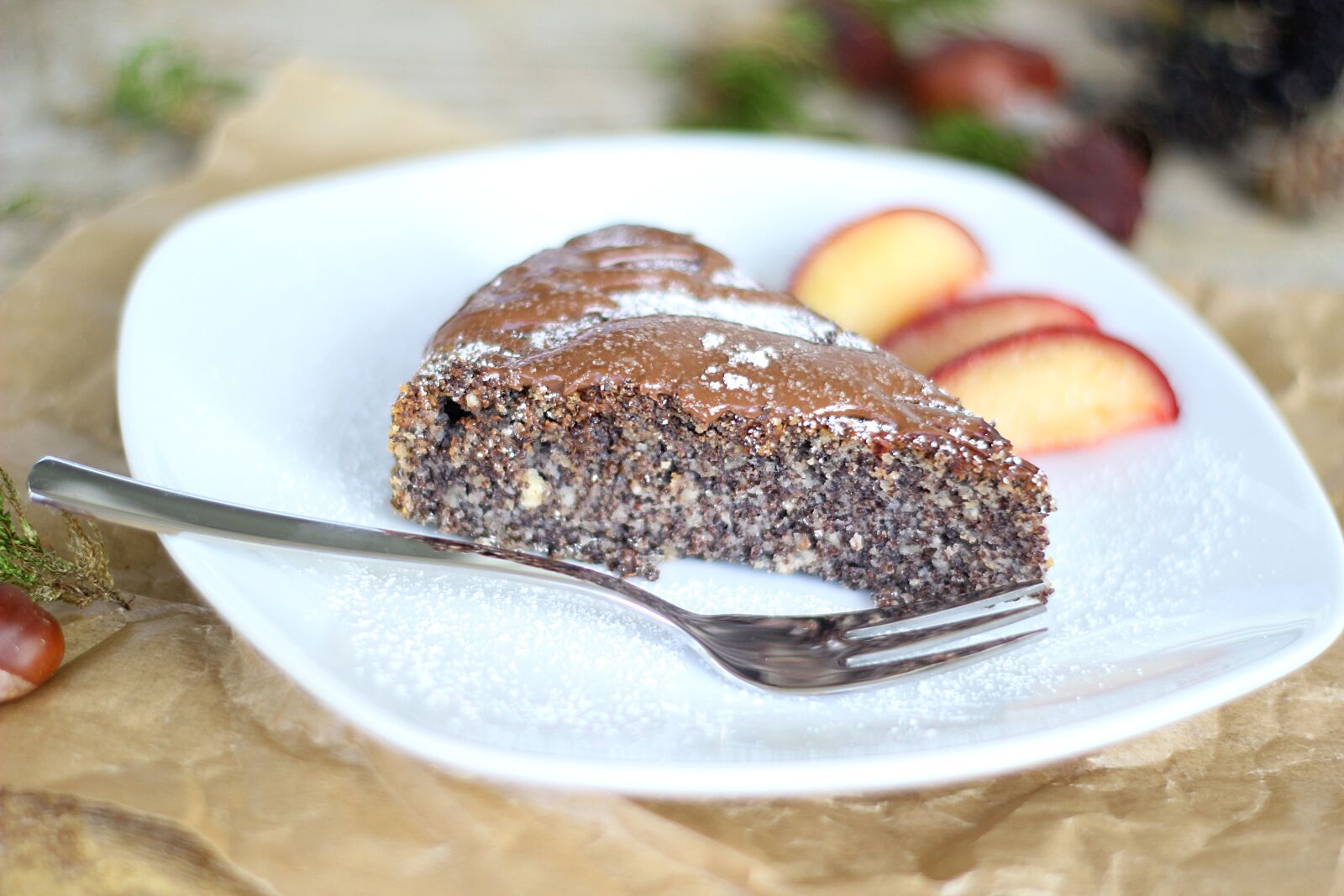 Canon EOS 60D sample photo. Poppy, cake, plum photography