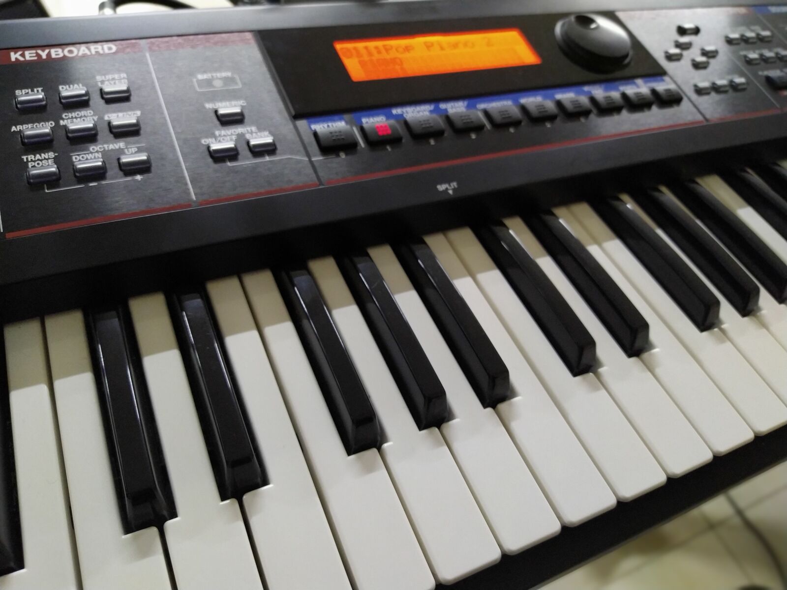 Xiaomi Redmi Note 7 sample photo. Keyboard, pregnant, music photography