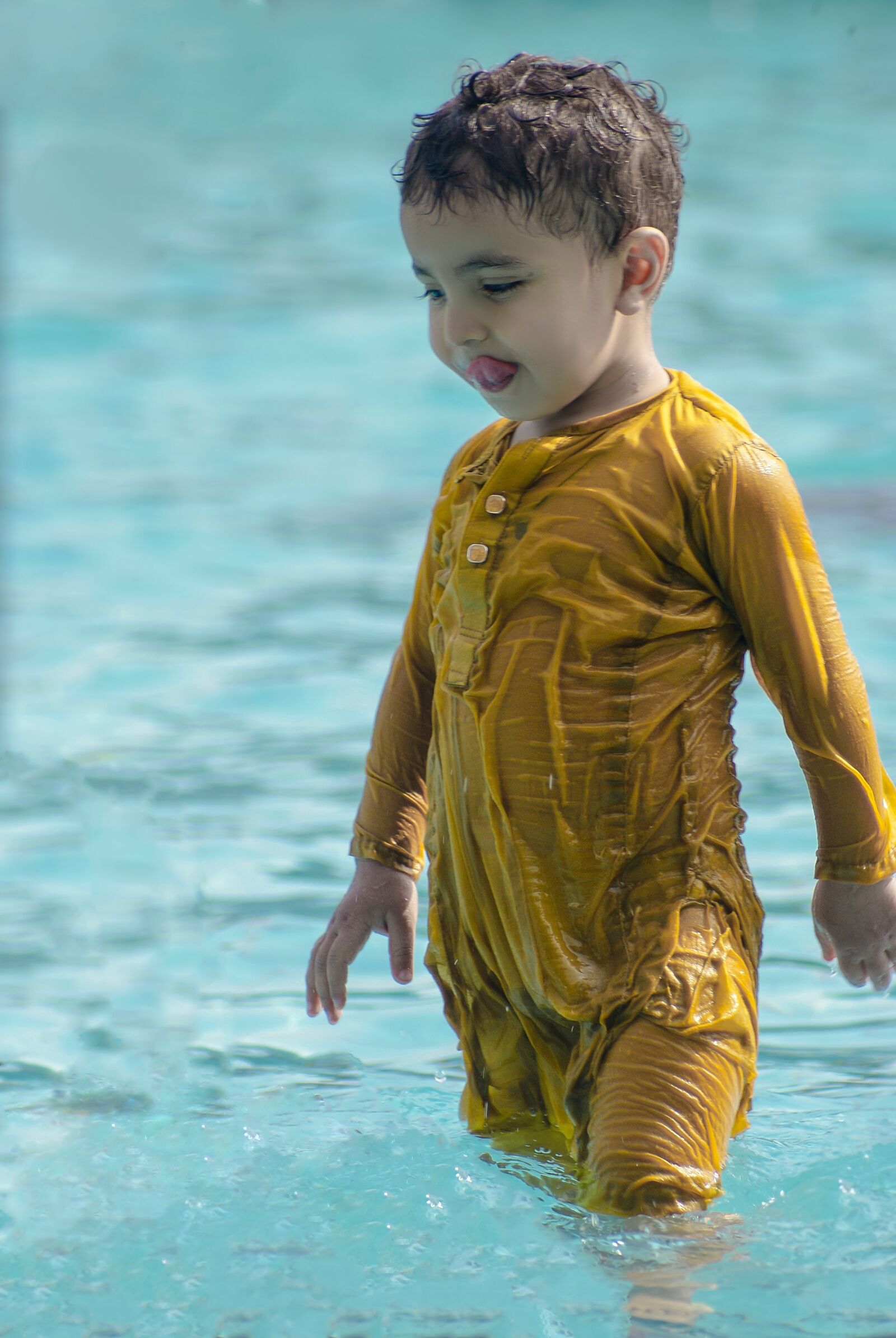 Sony Alpha DSLR-A200 sample photo. Baby, water, blue photography