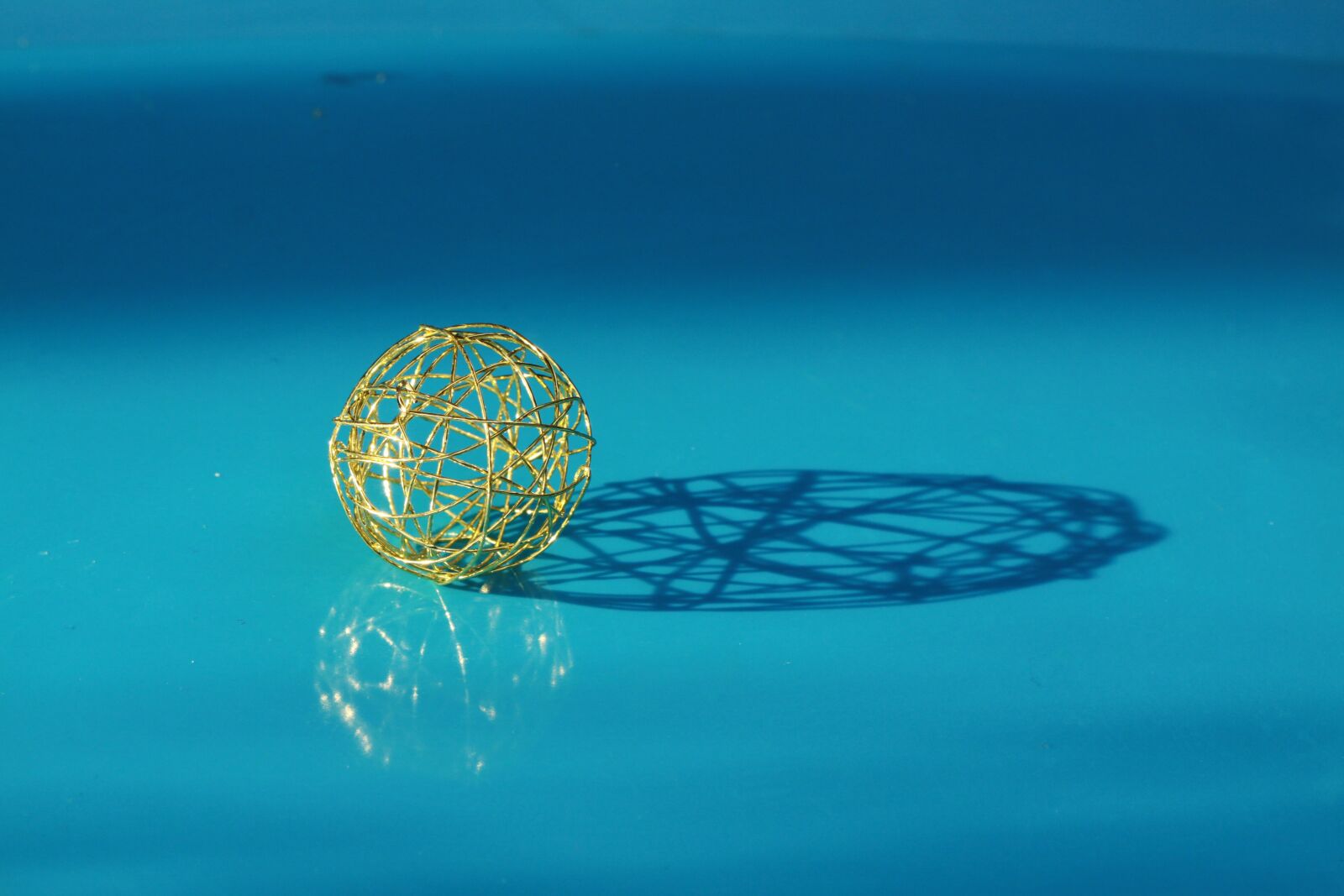 Canon EOS 50D sample photo. Sphere, metal, decoration photography