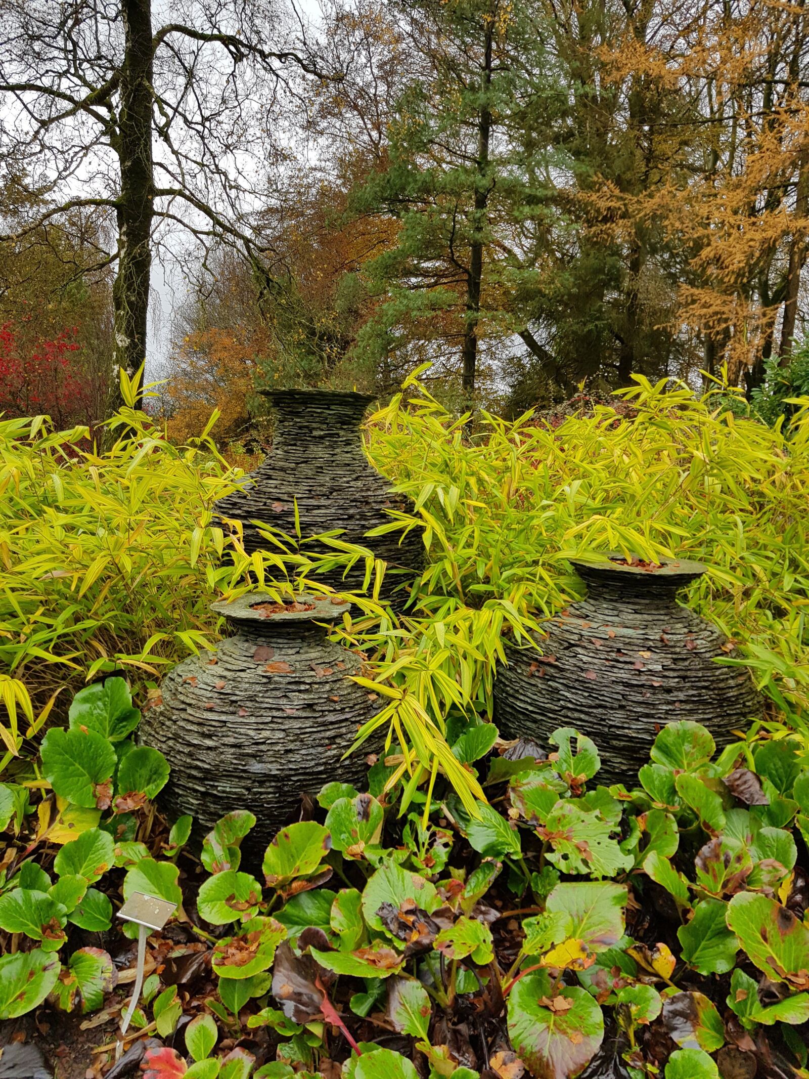 Samsung Galaxy S8 sample photo. Garden, urns, ornamental photography