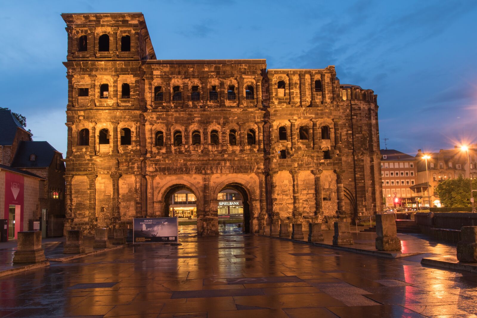 Nikon D5500 sample photo. Trier, porta nigra, abendstimmung photography