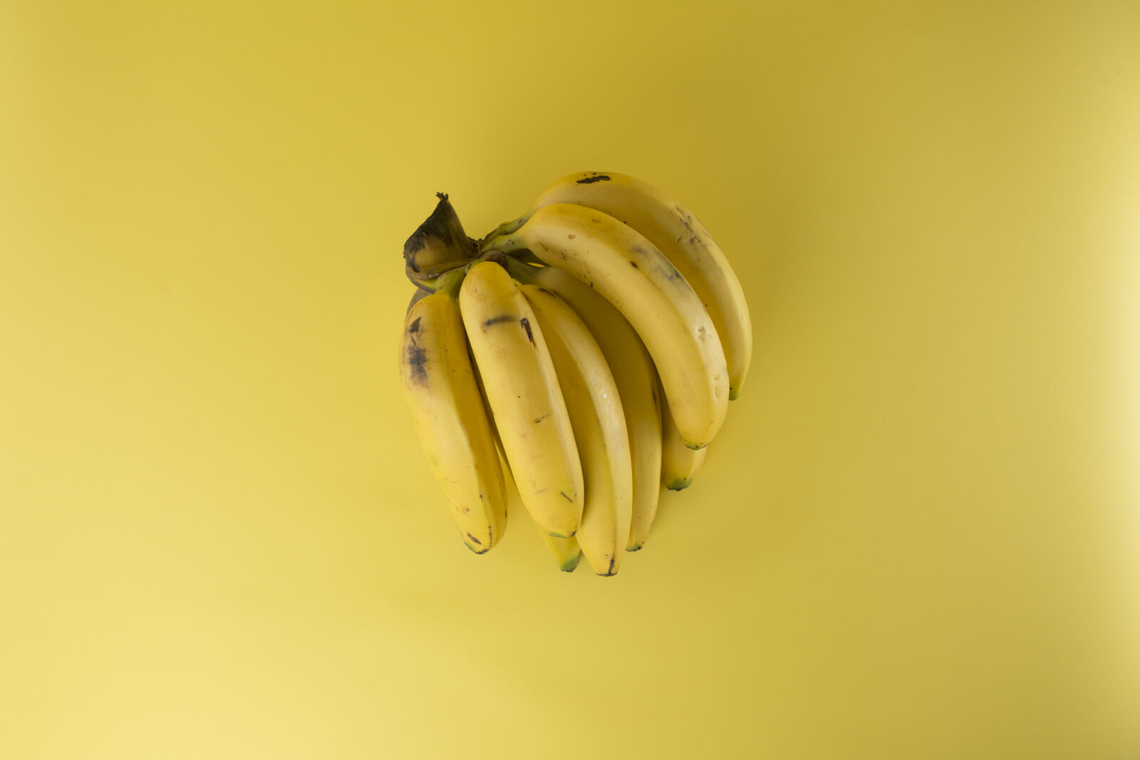 Canon EF 24-70mm F2.8L USM sample photo. Yellow, bananas photography