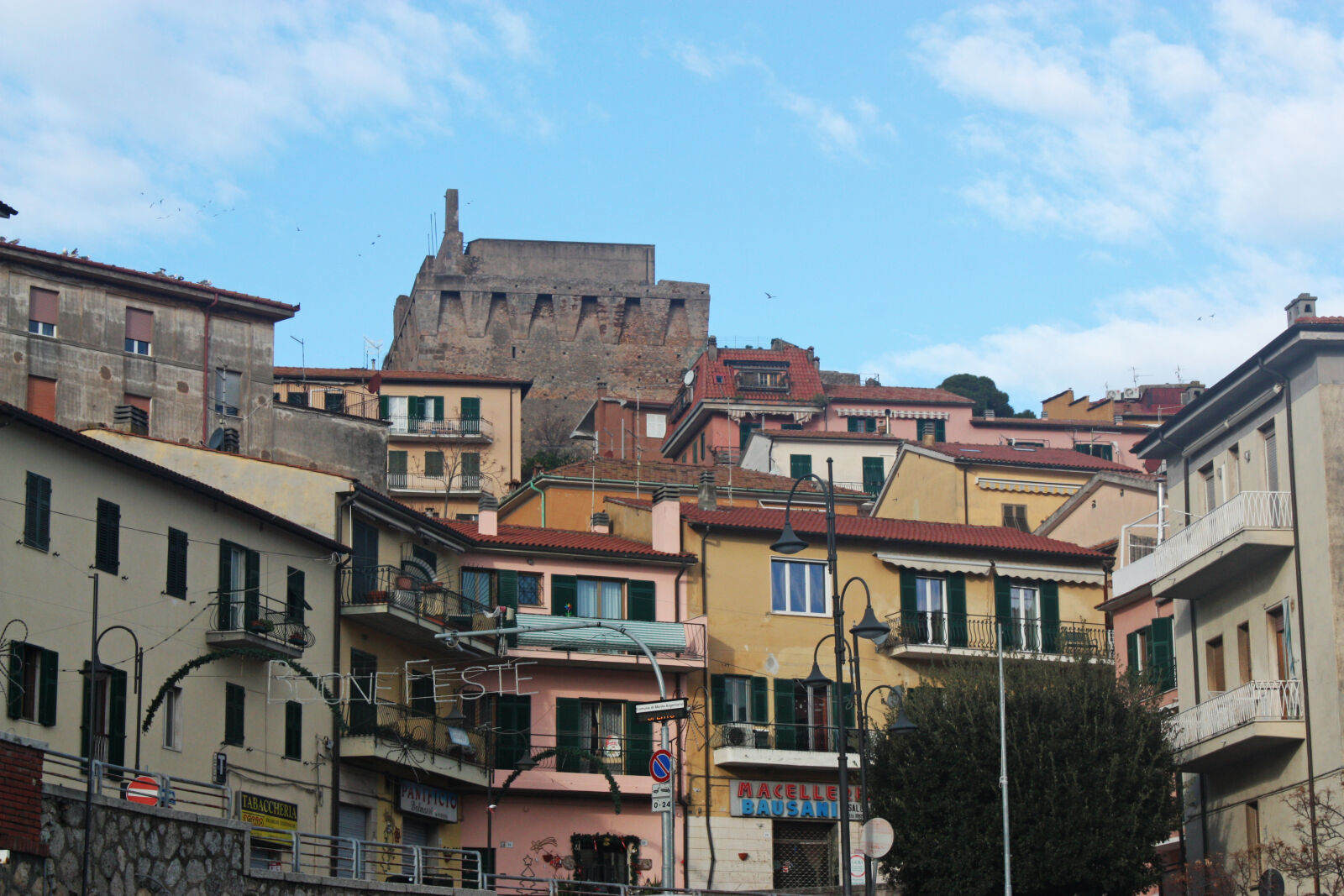 Canon EOS 450D (EOS Rebel XSi / EOS Kiss X2) sample photo. Architecture, blue, sky, castle photography