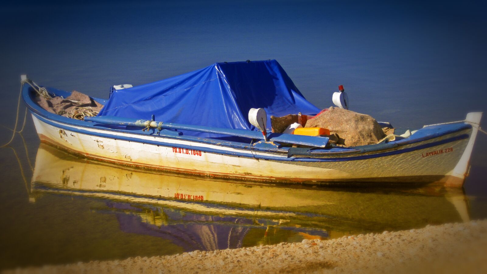Canon PowerShot SD1100 IS (Digital IXUS 80 IS / IXY Digital 20 IS) sample photo. Boat, fishing boat, water photography