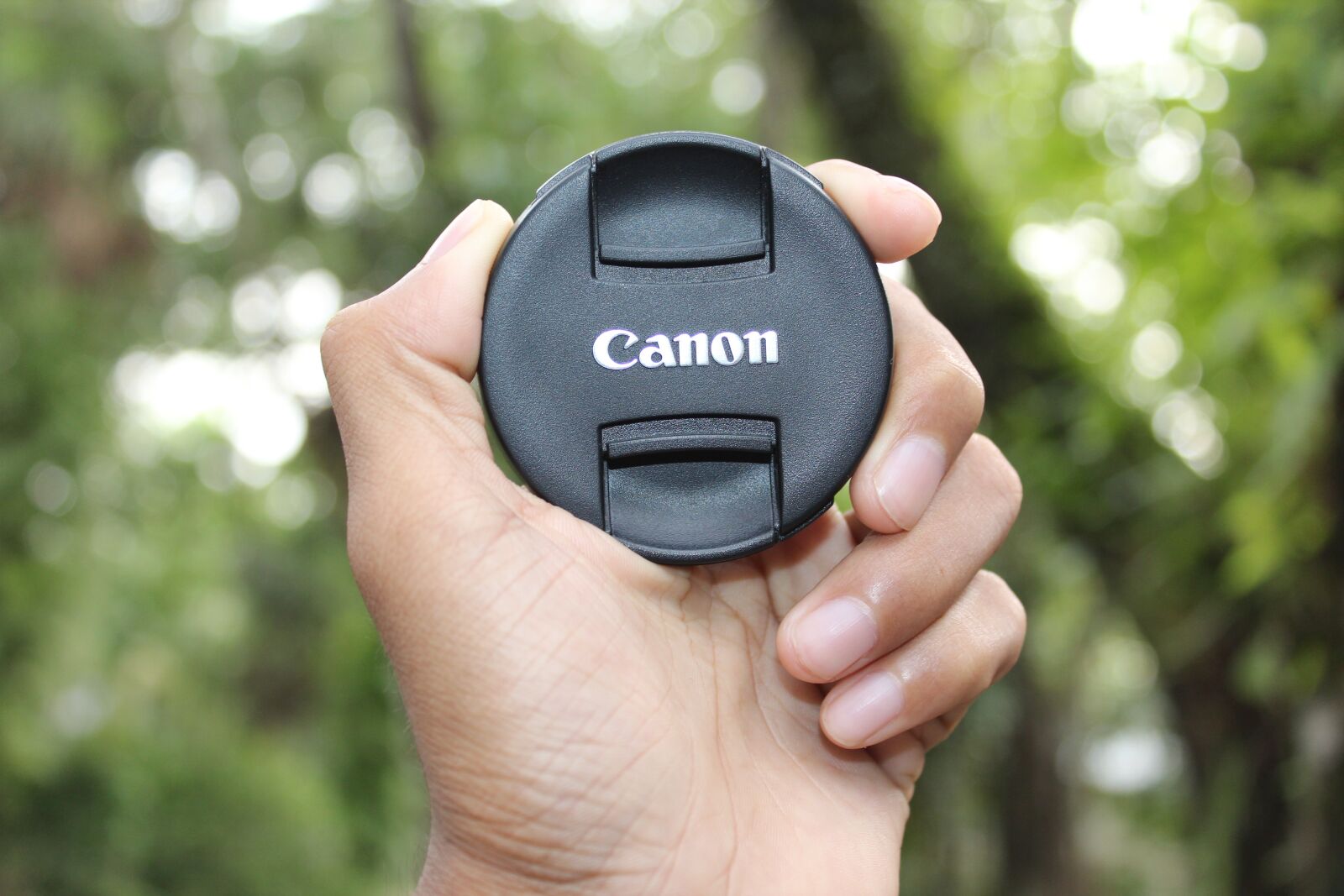 Canon EOS 600D (Rebel EOS T3i / EOS Kiss X5) sample photo. Hand, canon, hold photography