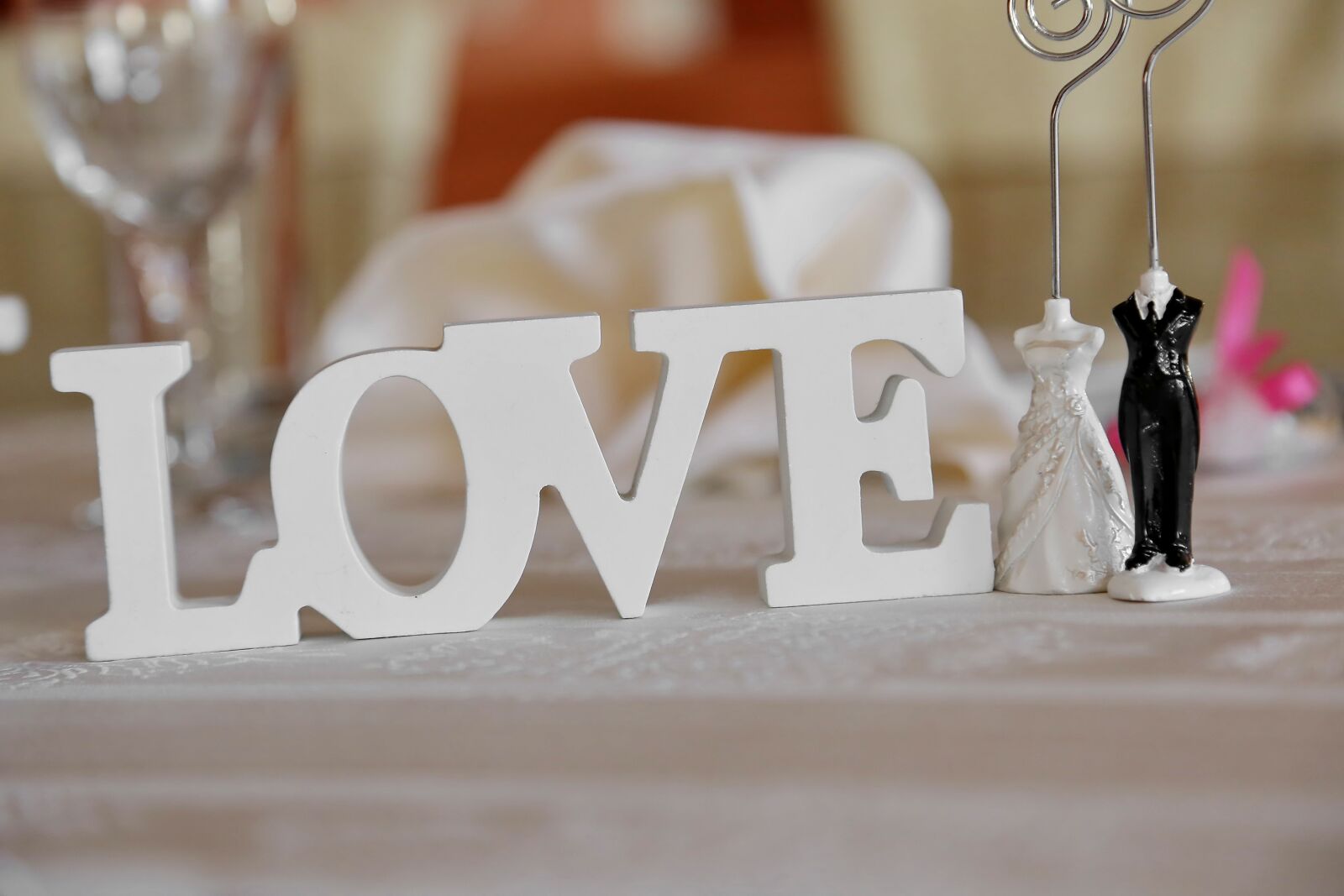 Canon EF 24-105mm F4L IS USM sample photo. Figurine, love, marriage, romance photography
