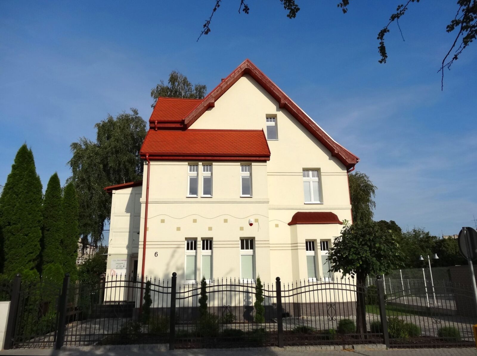 Sony Cyber-shot DSC-HX20V sample photo. Bydgoszcz, house, building photography