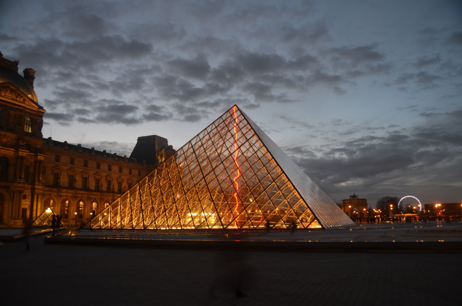 Nikon D5100 sample photo. Louvre museum, paris, louvre photography