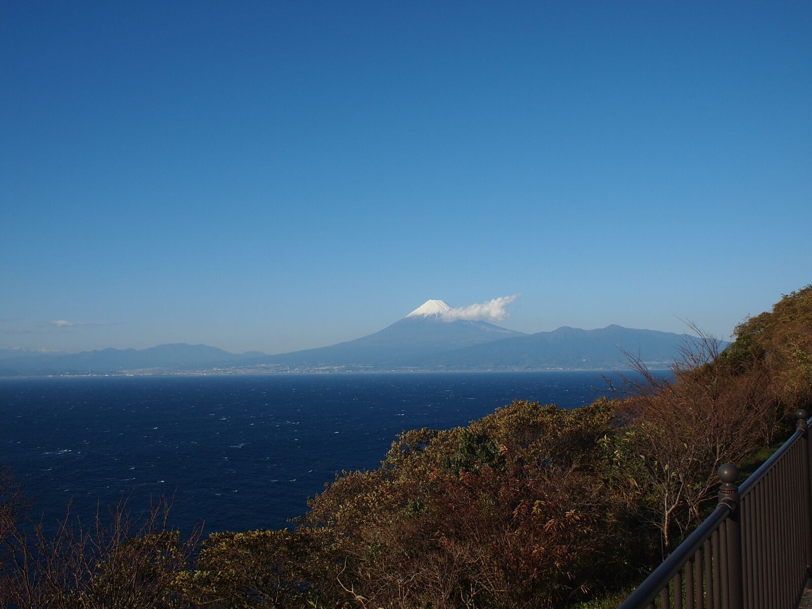 Olympus PEN E-PL1 sample photo. Mount, fuji, sea photography