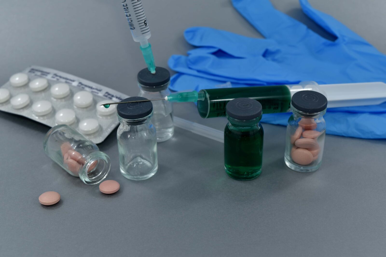 Nikon D5500 sample photo. Cure, gloves, laboratory, latex photography