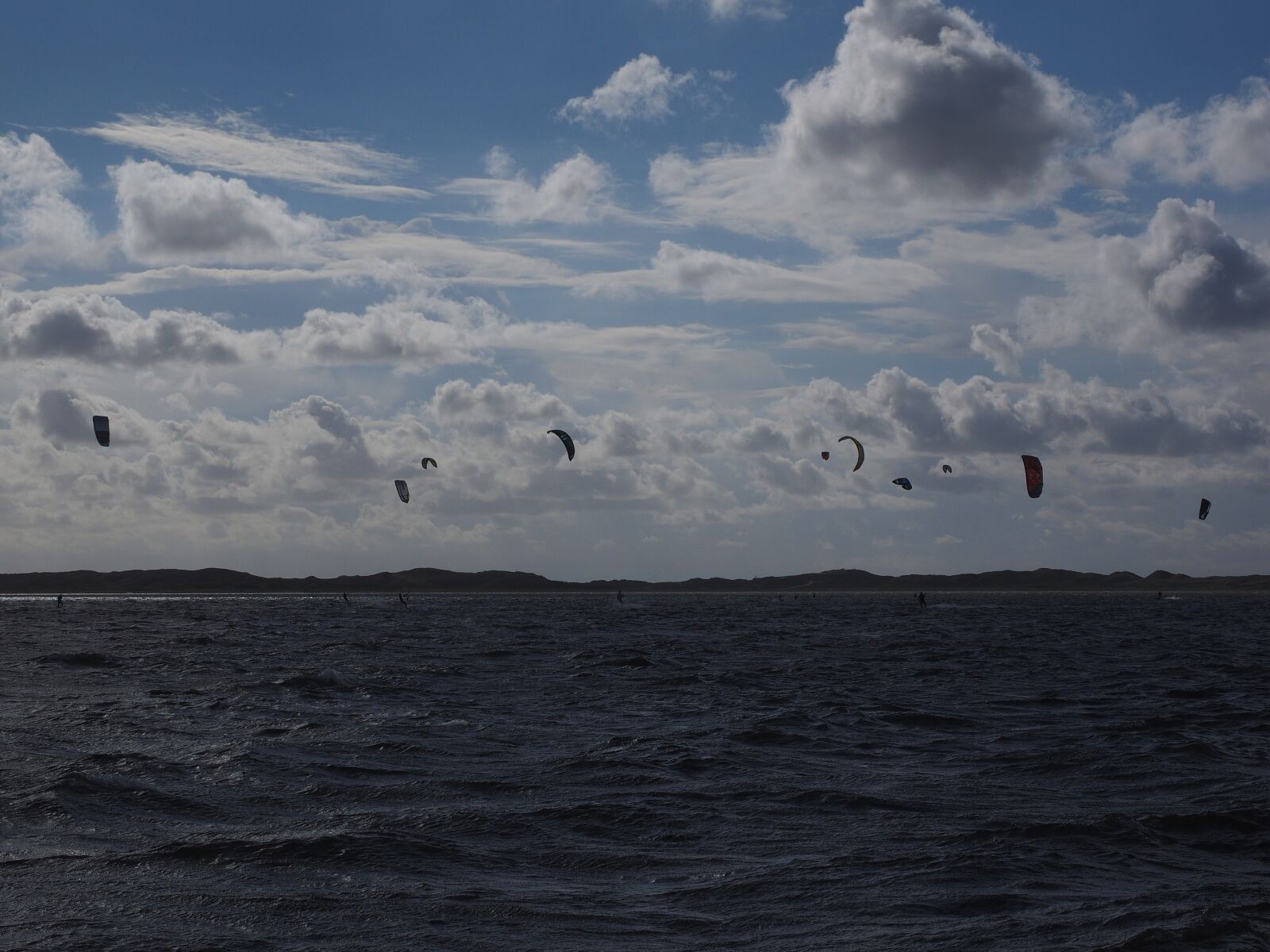 Olympus OM-D E-M1 + Olympus M.Zuiko Digital ED 12-40mm F2.8 Pro sample photo. Kite surfing, kitesurfer, kiteboarding photography