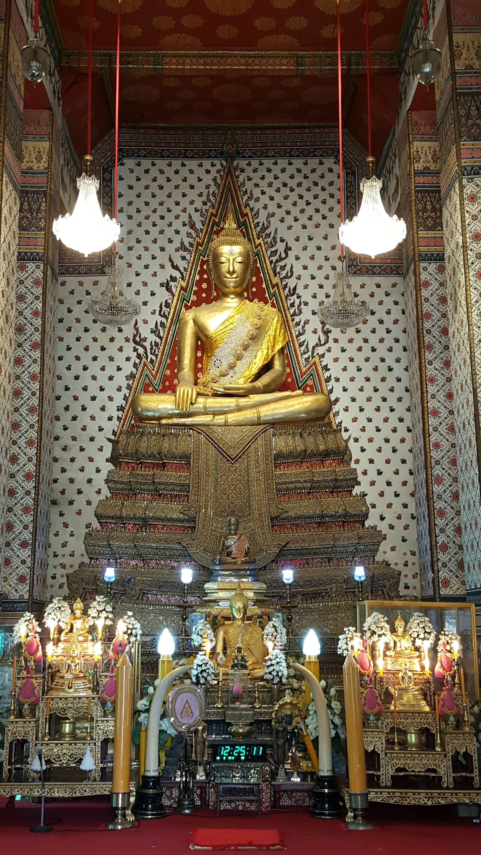 Samsung Galaxy Note5 sample photo. Lord eat, buddha statue photography