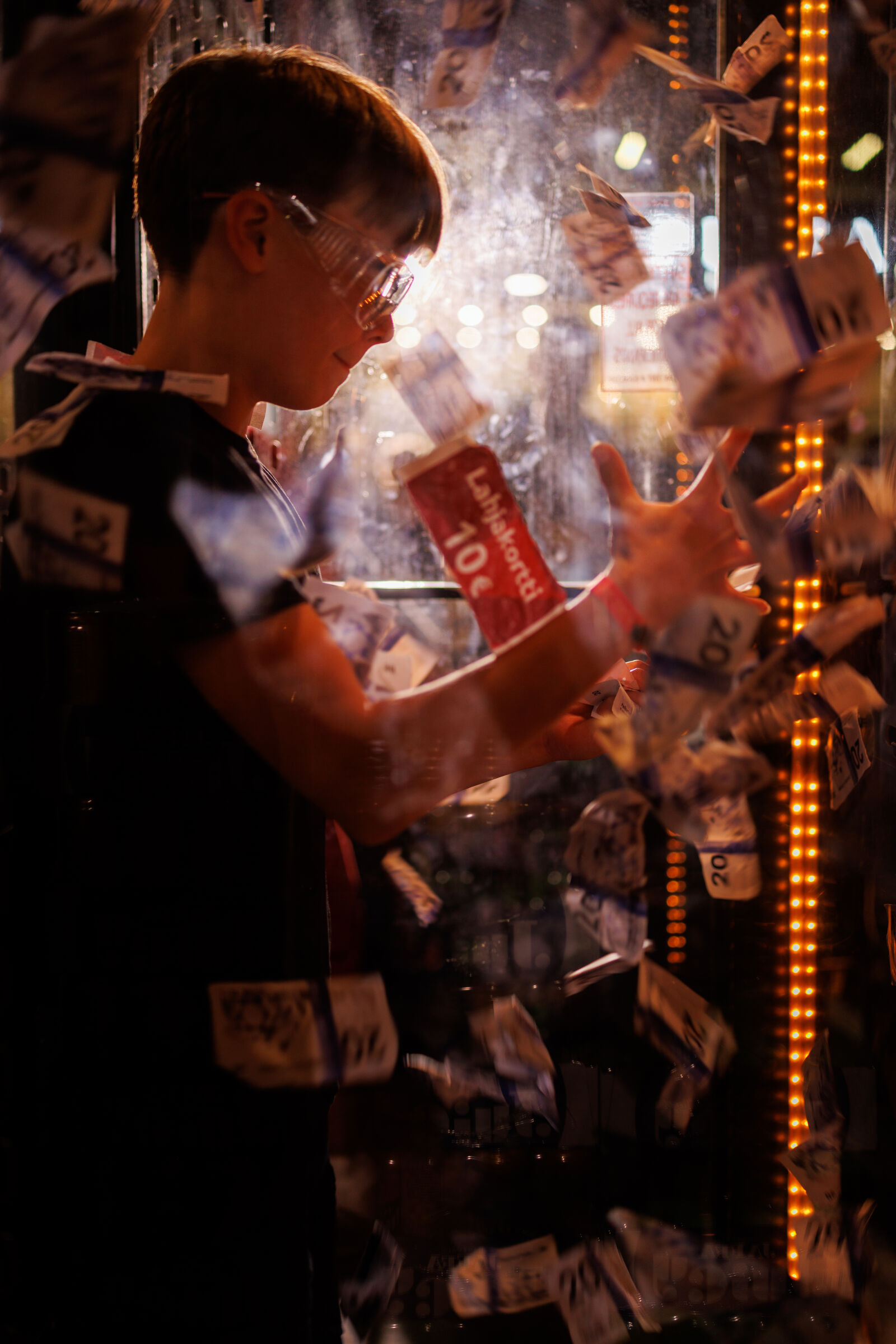 Canon EOS R5 sample photo. Money box game photography