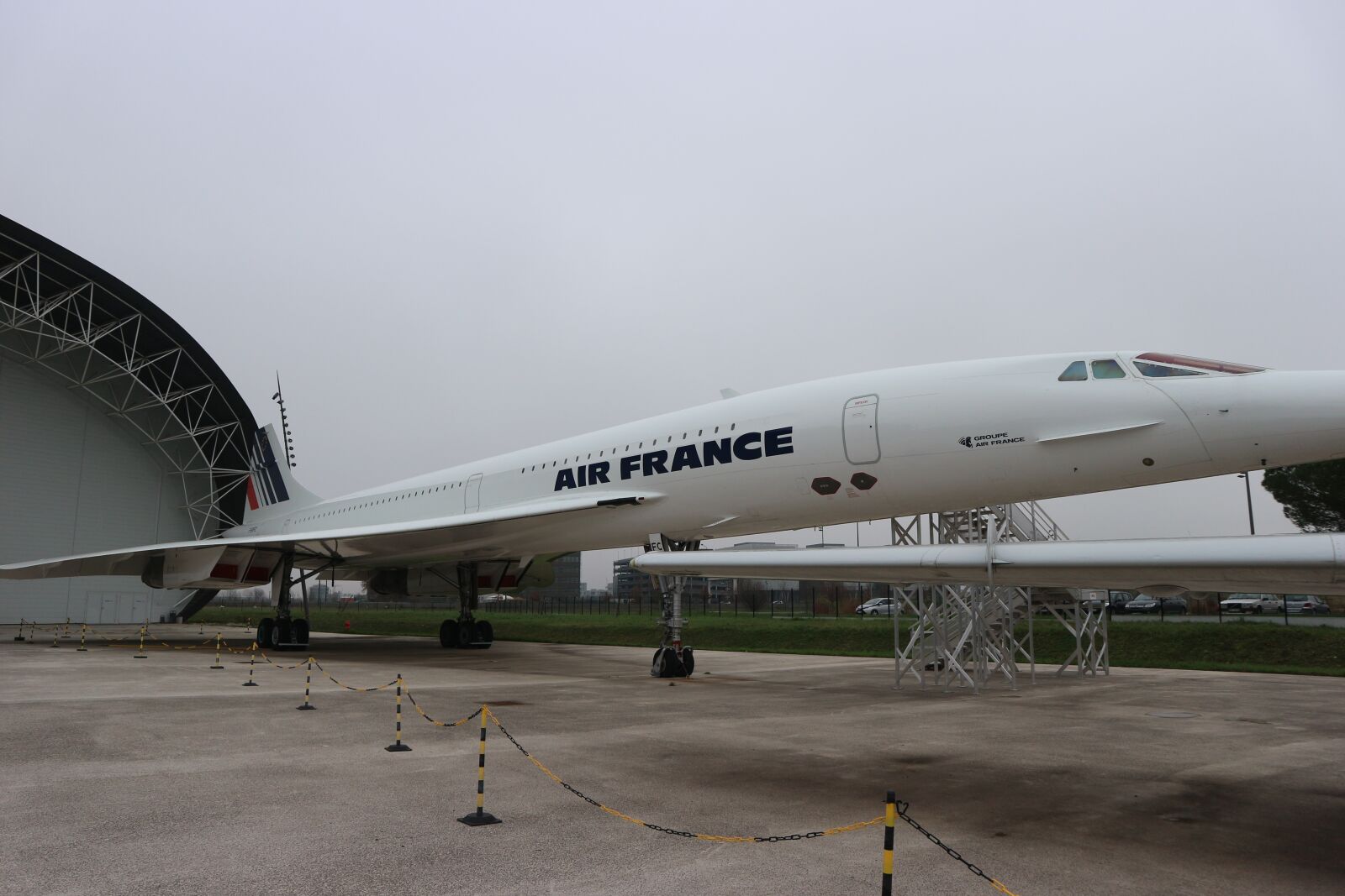 Canon EOS M10 sample photo. Concorde, supersonic, passenger plane photography