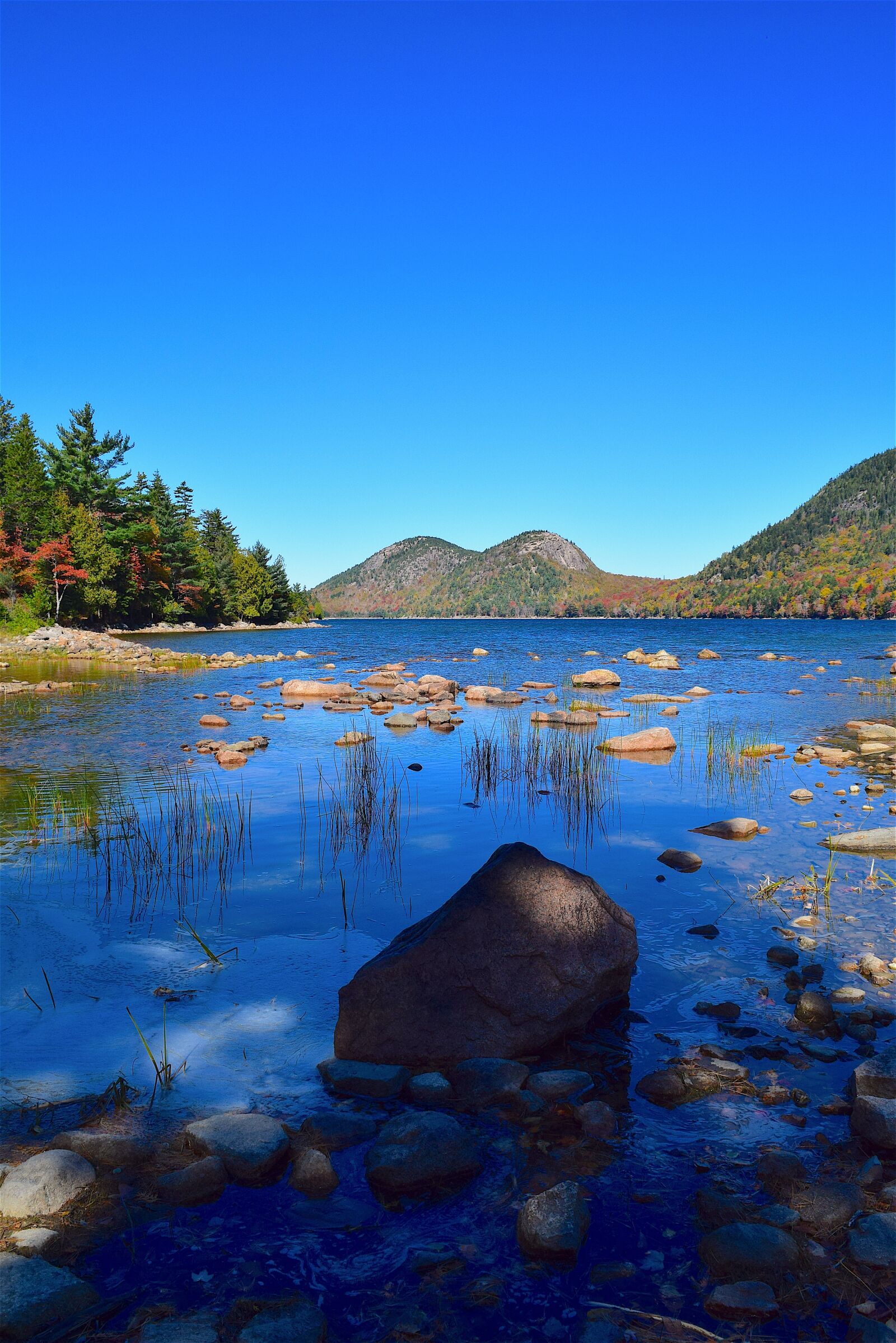 Nikon D3300 sample photo. Lake, shore, rocks photography