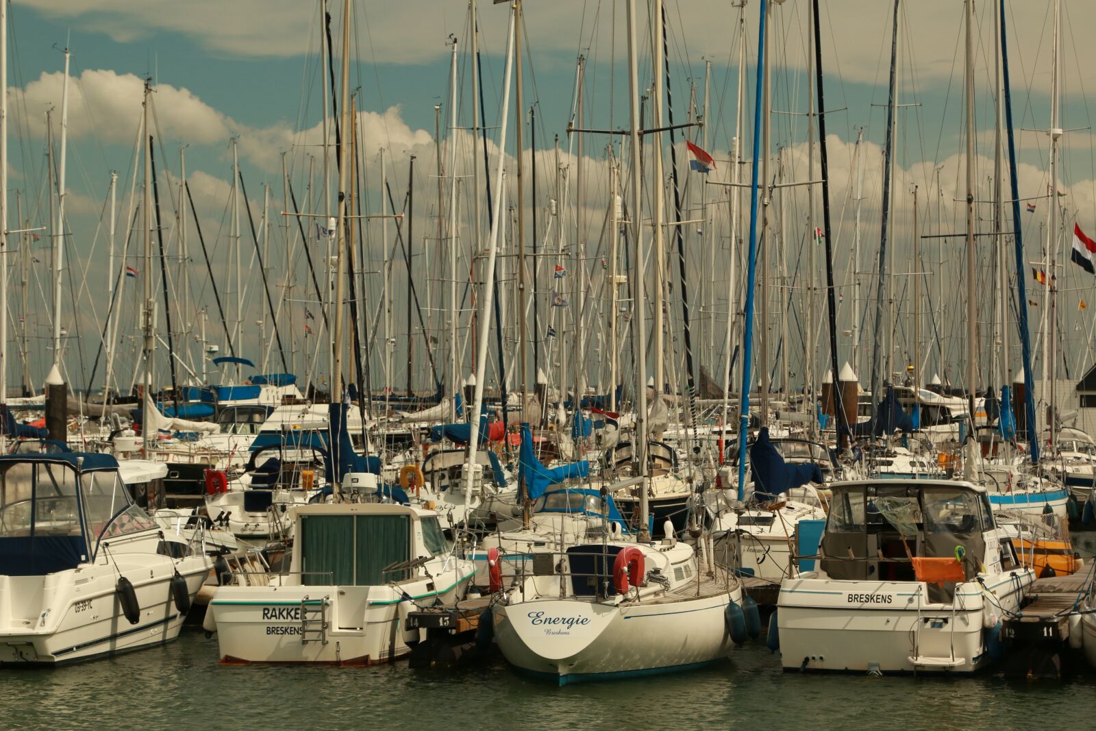 Canon EOS 70D + Canon EF 24-105mm F4L IS USM sample photo. Port, sail, water photography