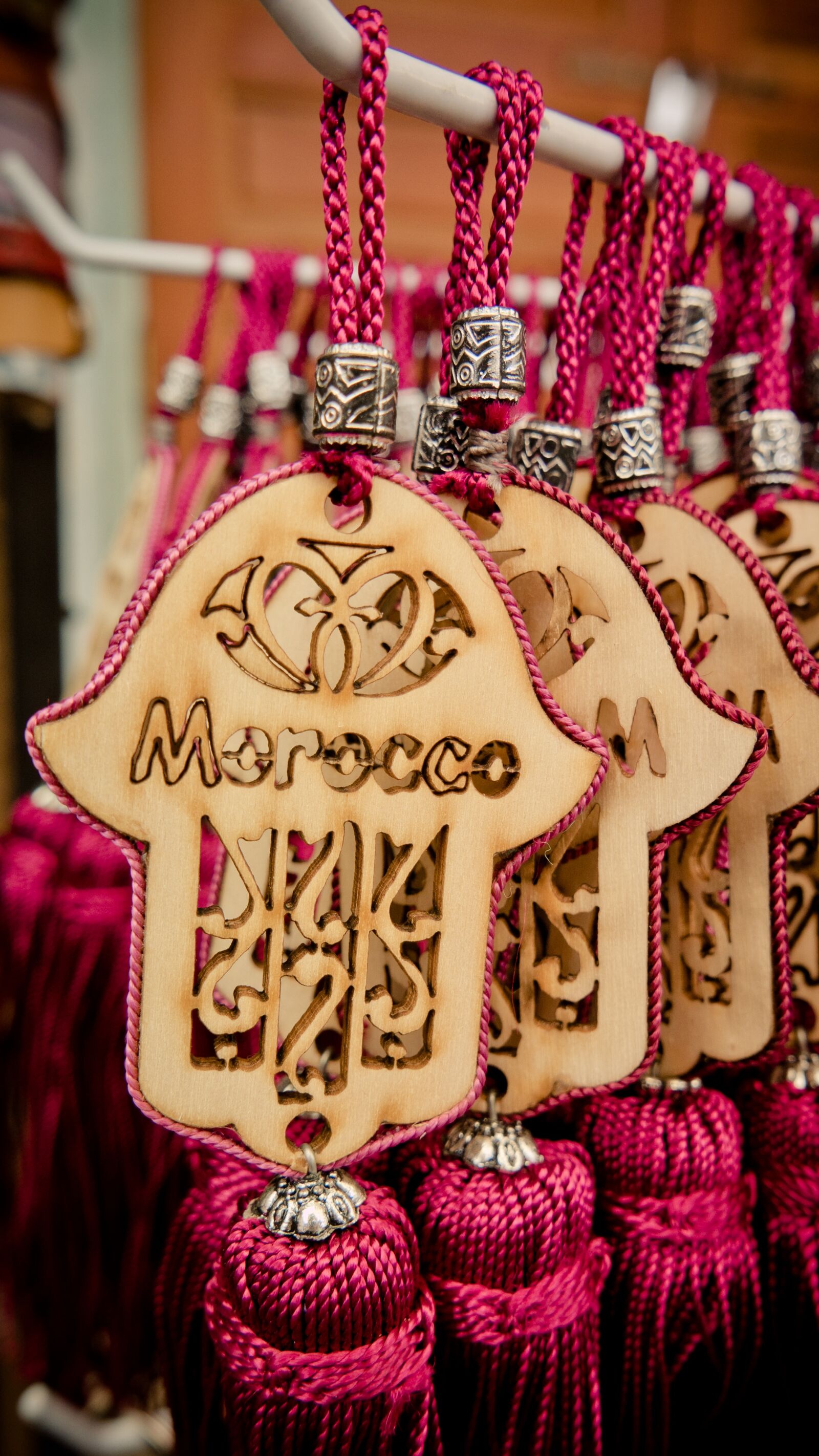 Panasonic Lumix DMC-LX100 sample photo. Fatma's hand, morocco, keychain photography