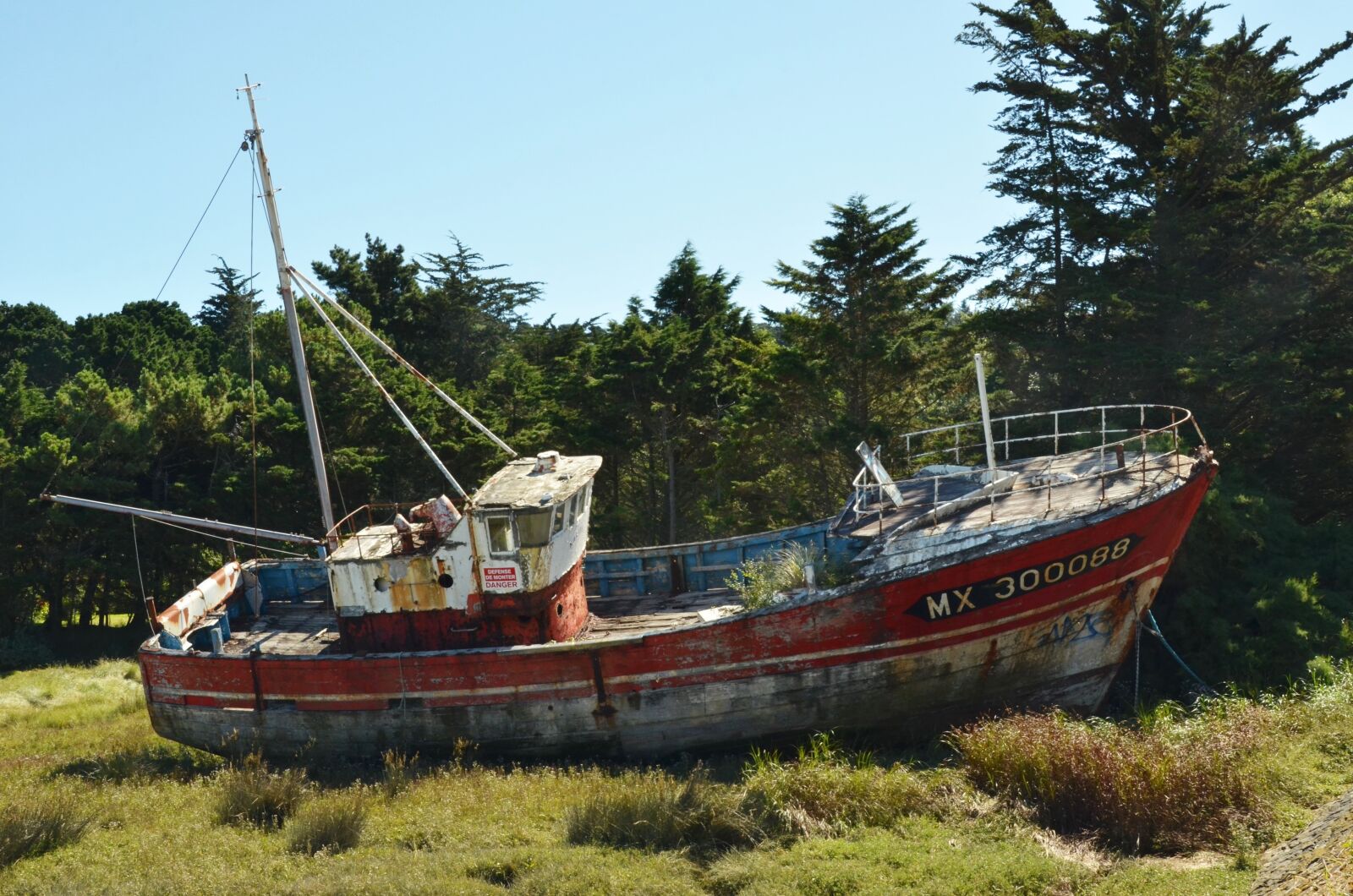 Nikon D7000 sample photo. Boat, ship, wreck photography