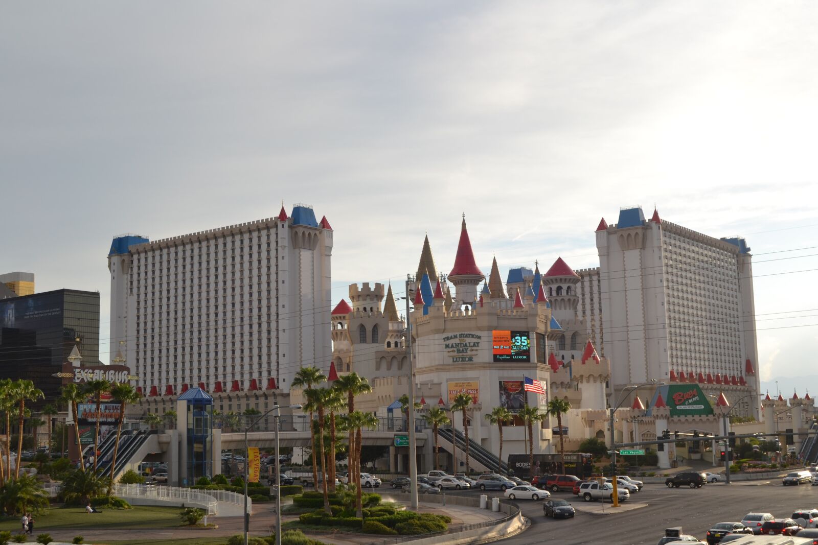 Nikon D3100 sample photo. Vegas, excalibur, nevada photography