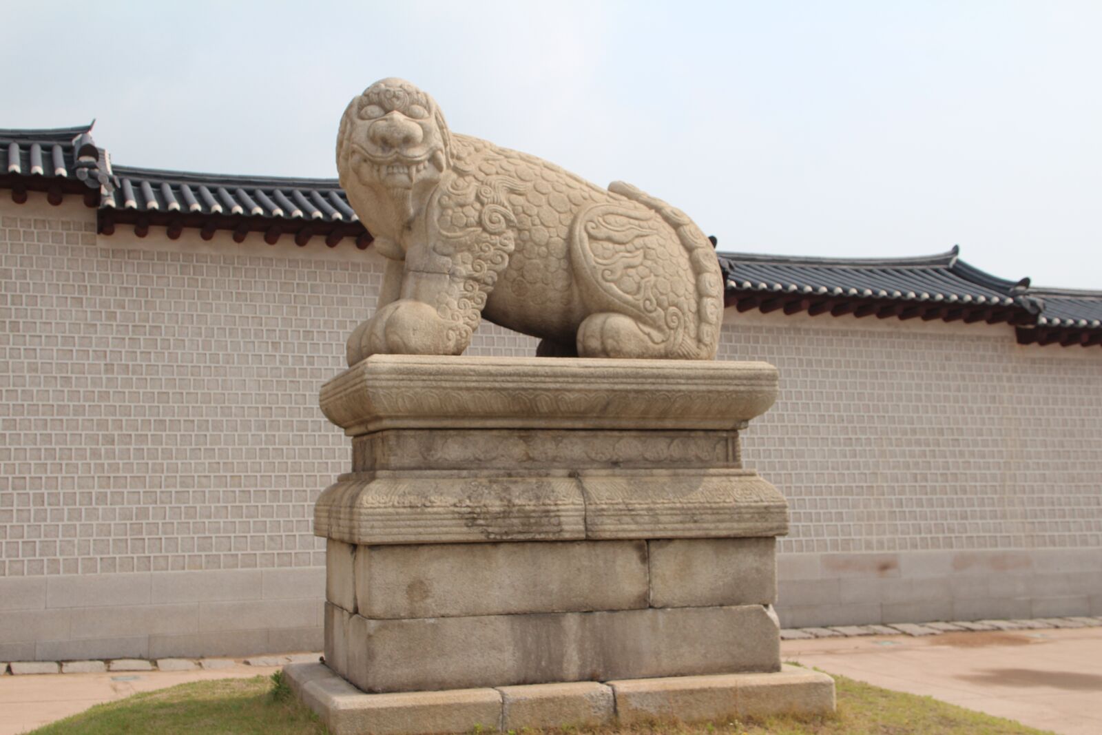 Canon EOS 600D (Rebel EOS T3i / EOS Kiss X5) sample photo. Gyeongbok palace, haitai, stone photography