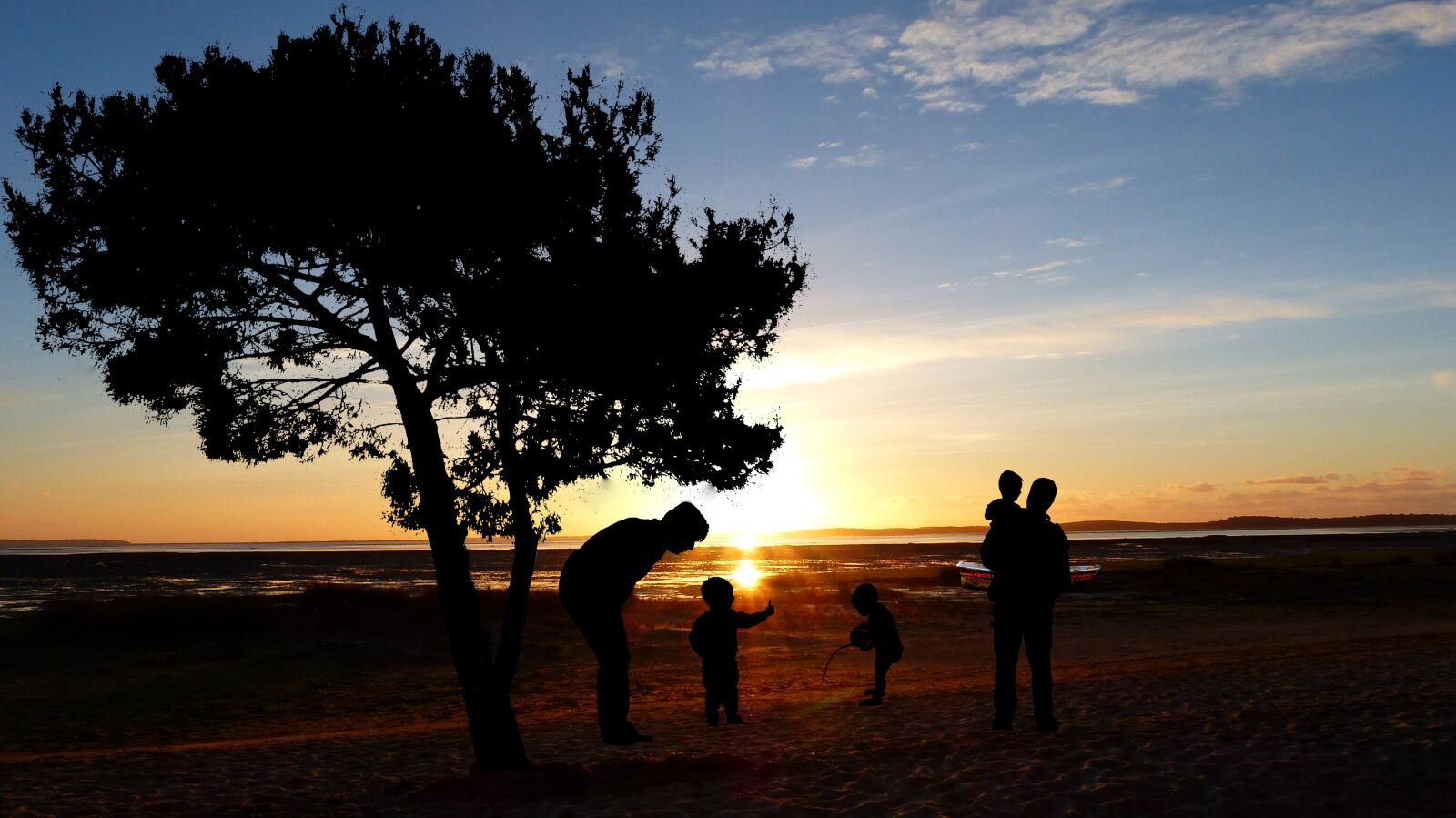 Panasonic Lumix DMC-FZ200 sample photo. Sunset, family, child photography