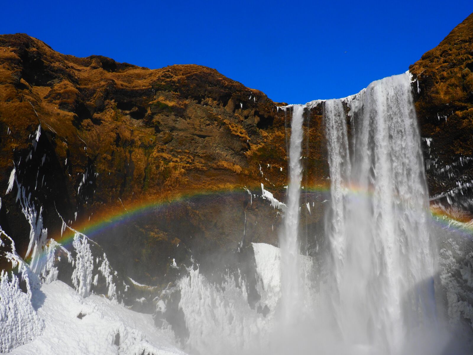 Olympus M.Zuiko Digital ED 12-100mm F4.0 IS Pro sample photo. Skogafoss, waterfall, river photography
