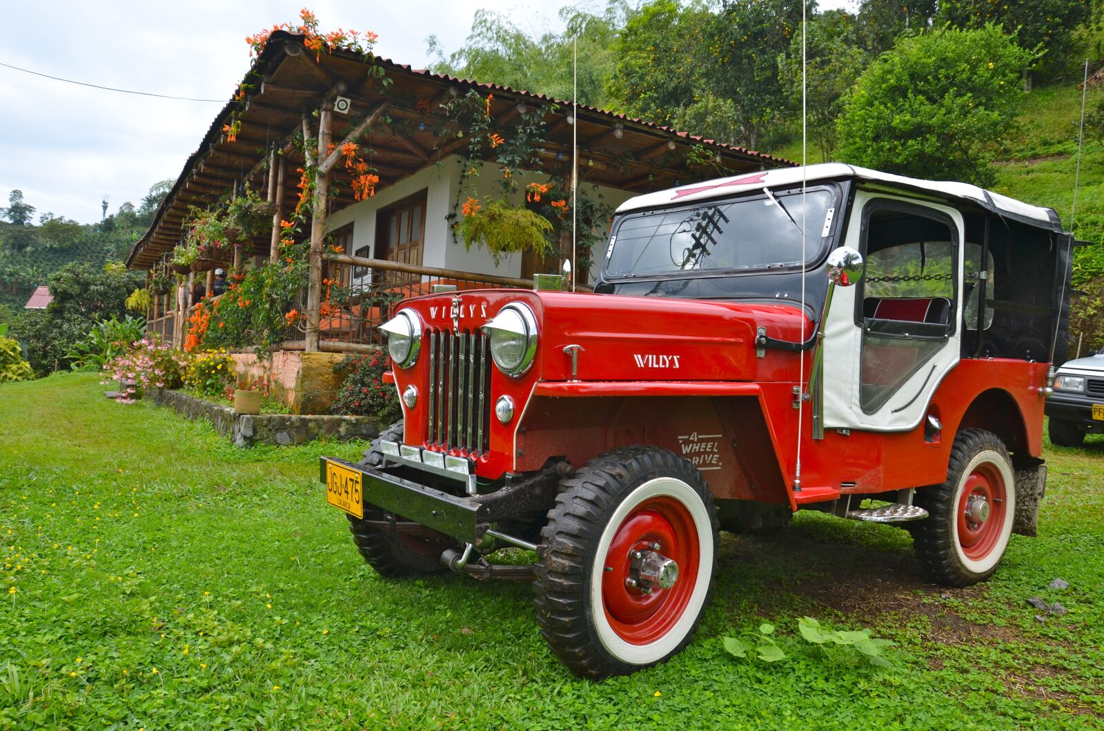 Nikon D5100 sample photo. Colombia, farm, kettle photography