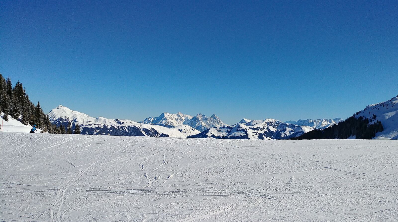 LG G6 sample photo. Snow, winter, mountain photography