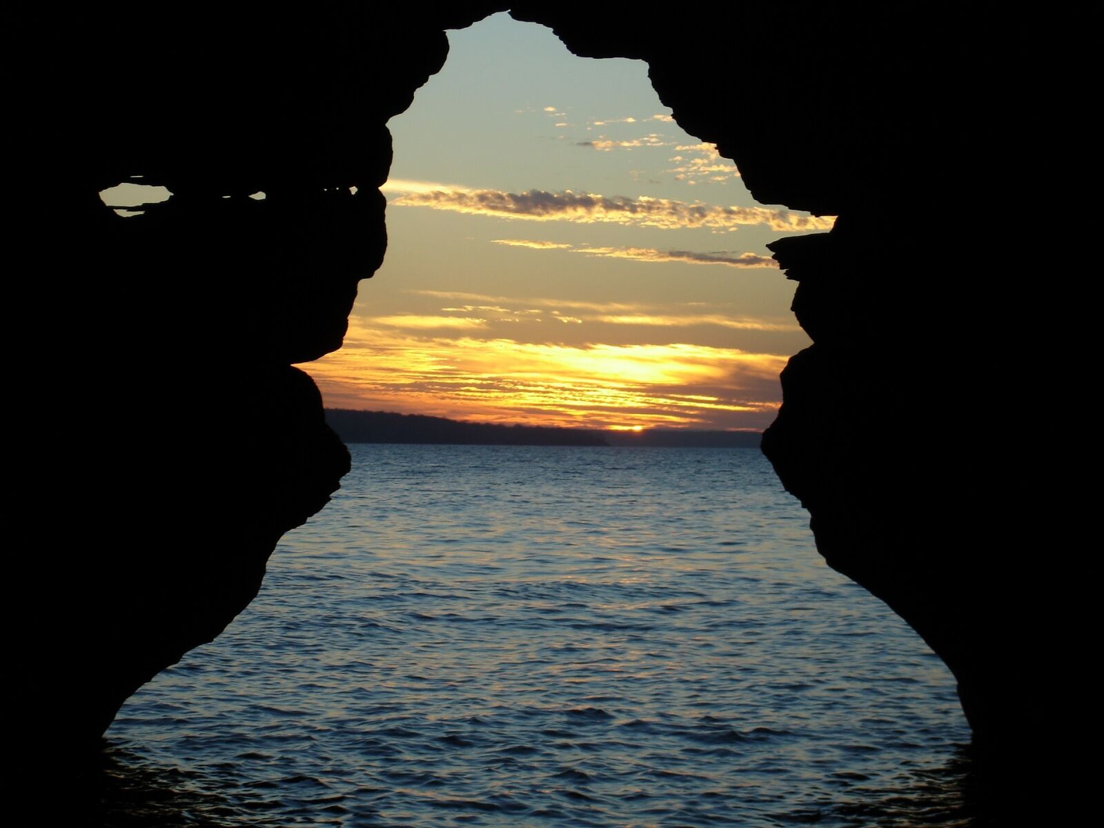 Sony DSC-W7 sample photo. Sunset, cave, opening photography