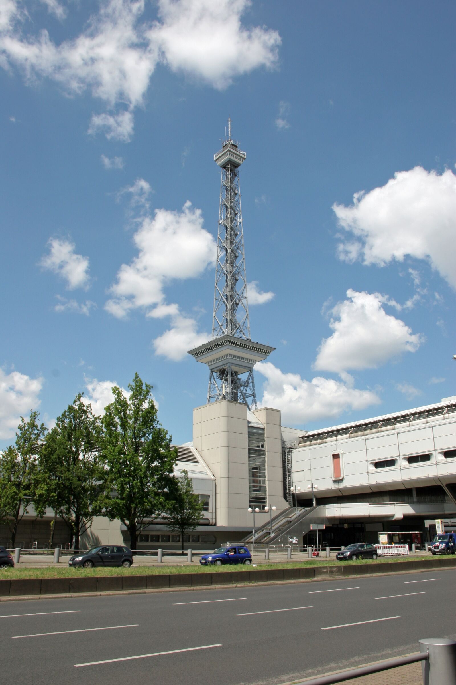 Canon EOS 20D sample photo. Architecture, building, icc-berlin photography
