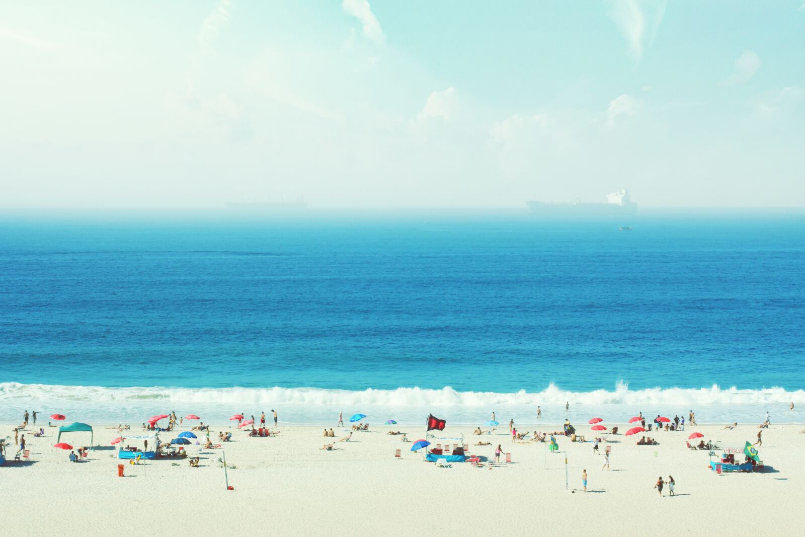 Canon EOS 60D + Canon EF 50mm F1.4 USM sample photo. Atlantic, beach, blue photography