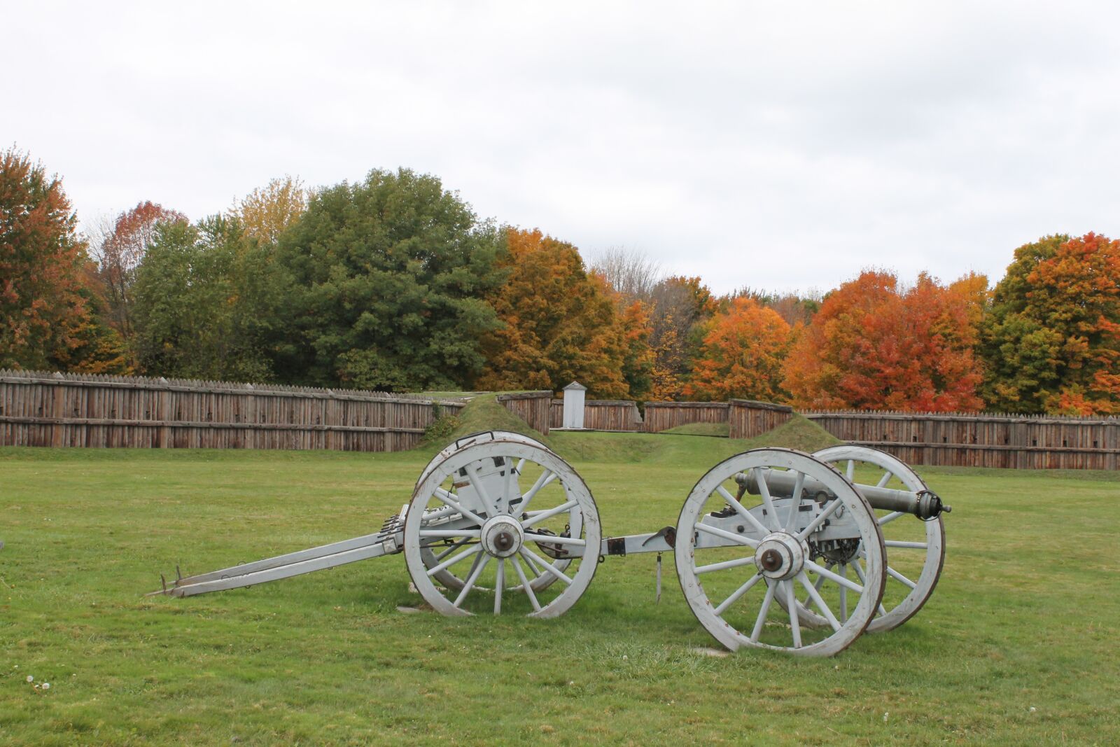 Canon EOS 1100D (EOS Rebel T3 / EOS Kiss X50) sample photo. Cannon, history, war photography