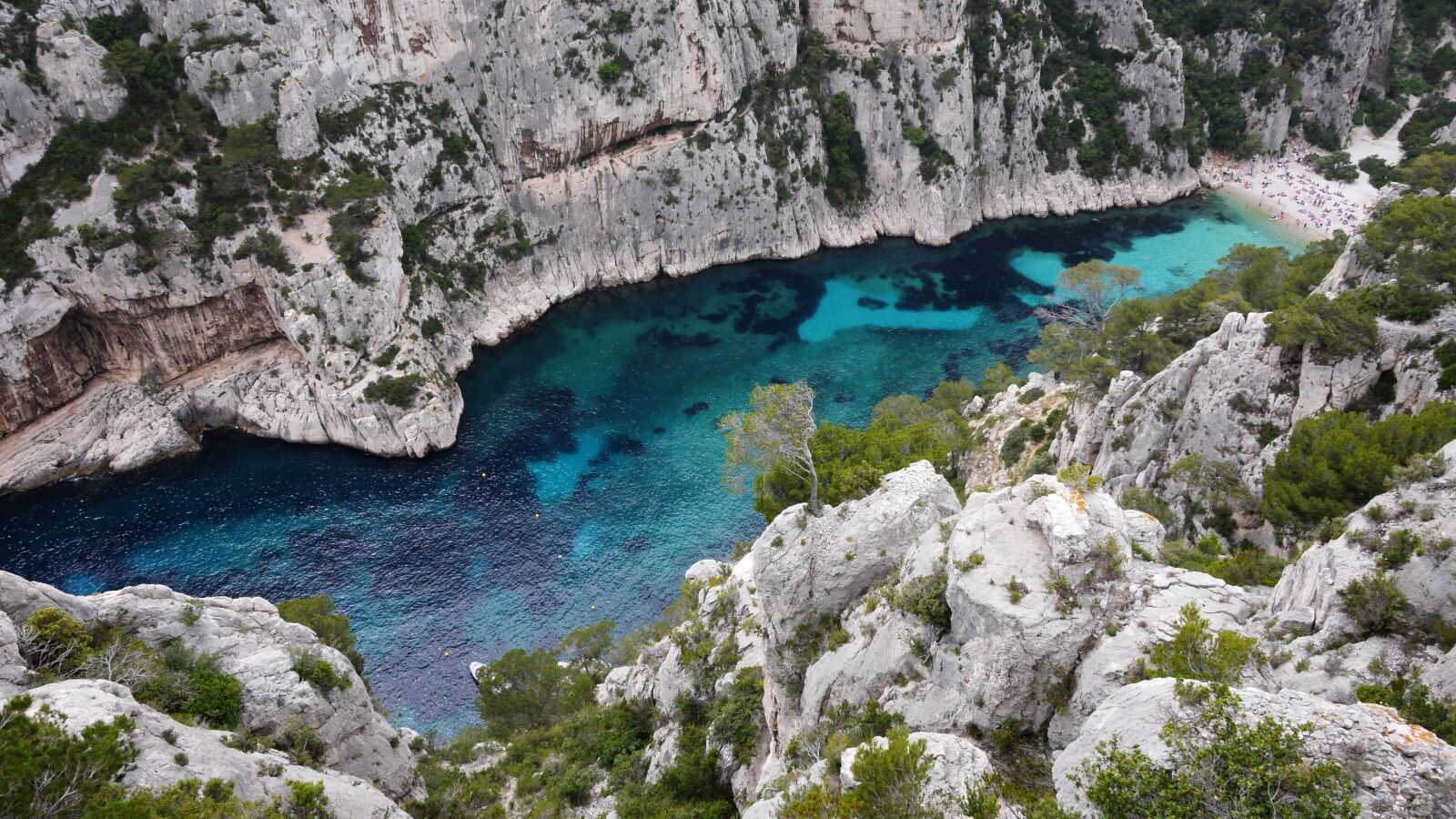 Panasonic Lumix DMC-GH3 sample photo. France, calanque, water photography