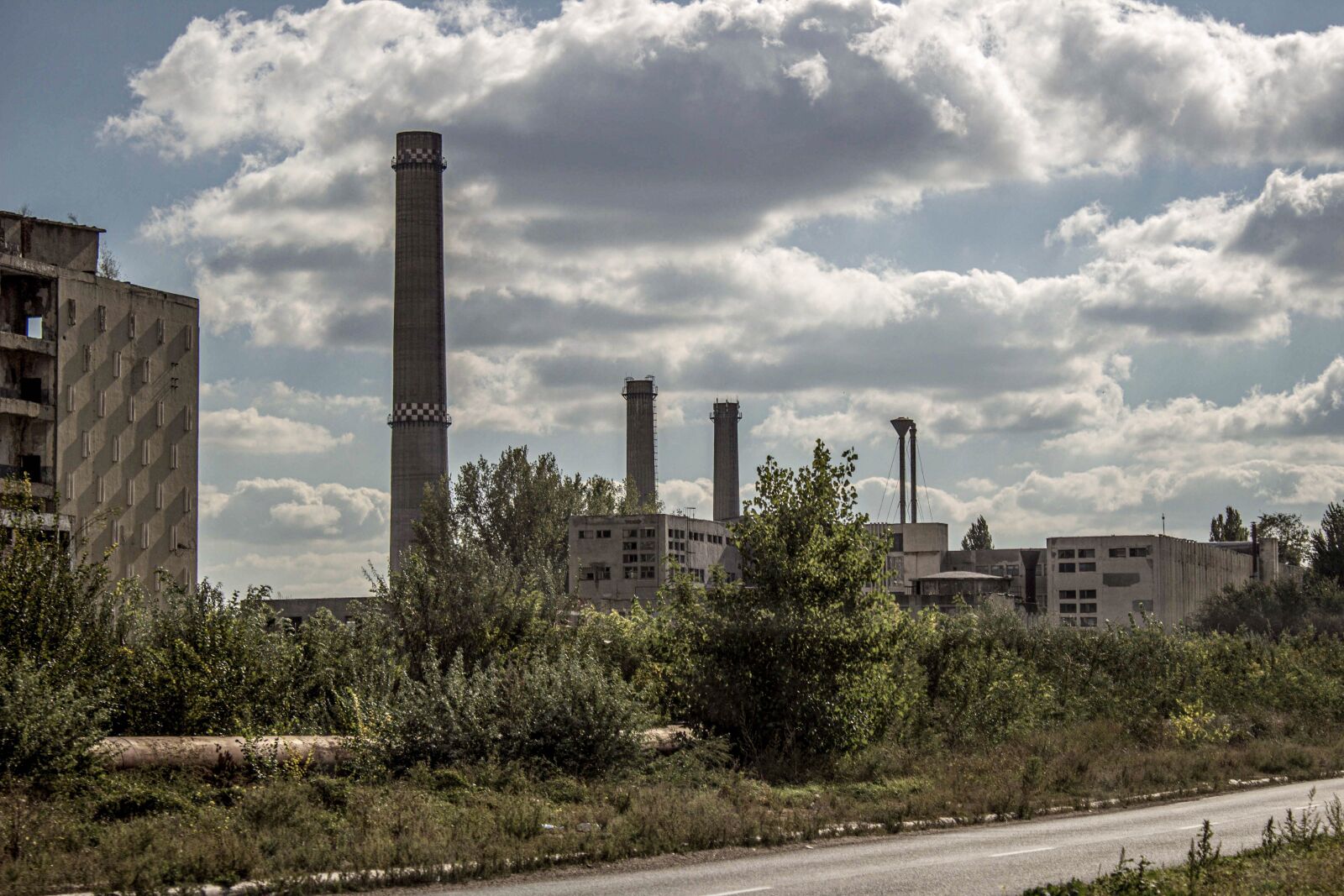 Canon EOS 600D (Rebel EOS T3i / EOS Kiss X5) sample photo. Abandoned, industry, building photography