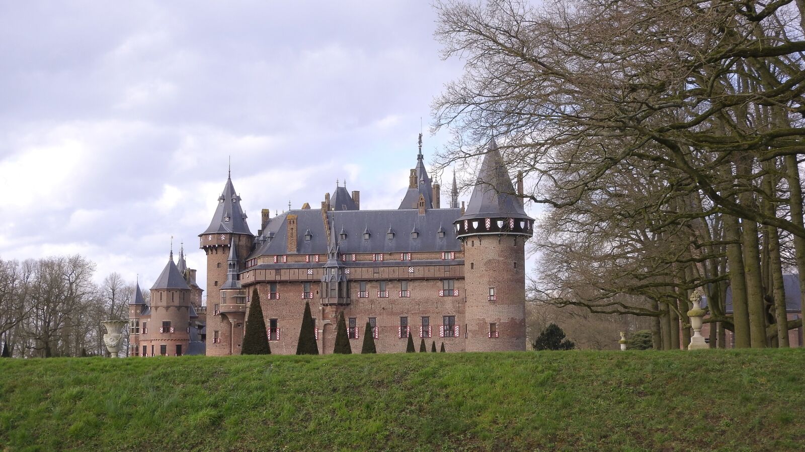 Nikon Coolpix P610 sample photo. Castle, de haar, utrecht photography