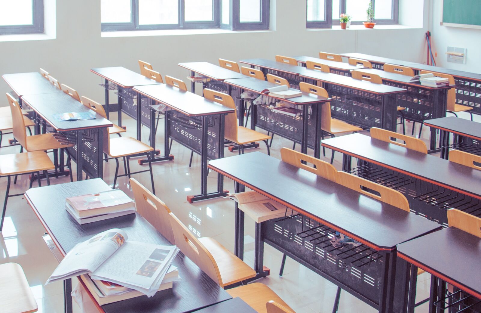 Nikon D5100 sample photo. Classroom, guiyang, tables photography