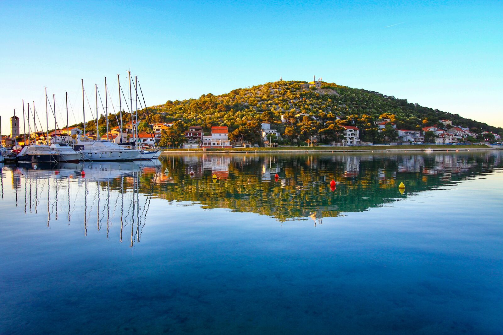 Canon EOS 60D sample photo. Sea, boats, vacations photography