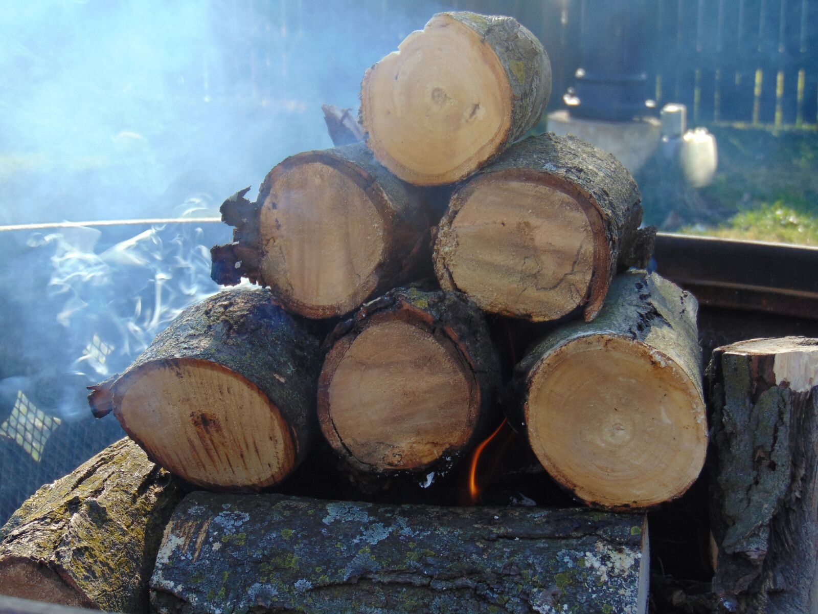 Sony Cyber-shot DSC-H300 sample photo. Campfire, smoke, fire photography